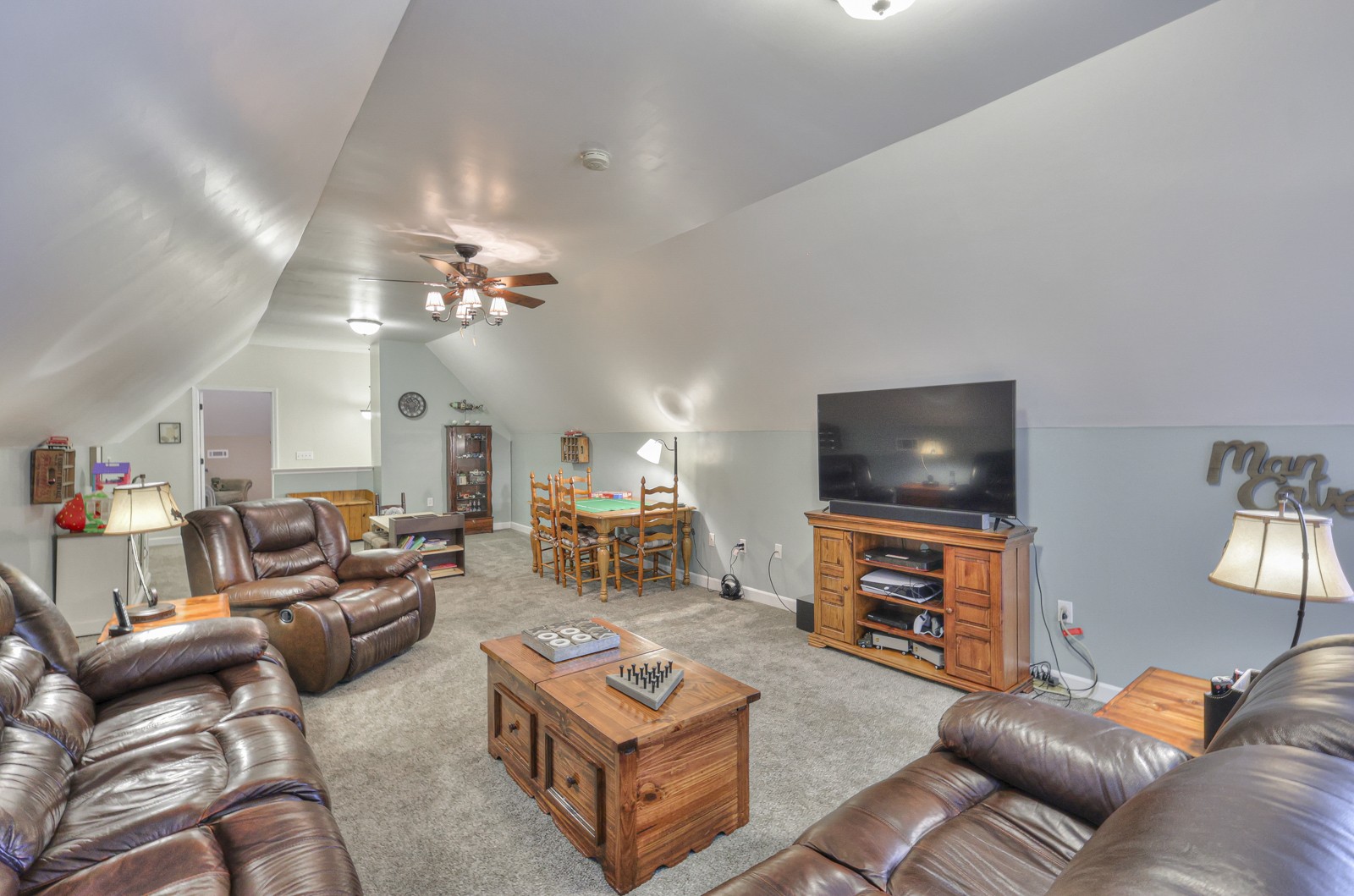 3027 Miles Dr