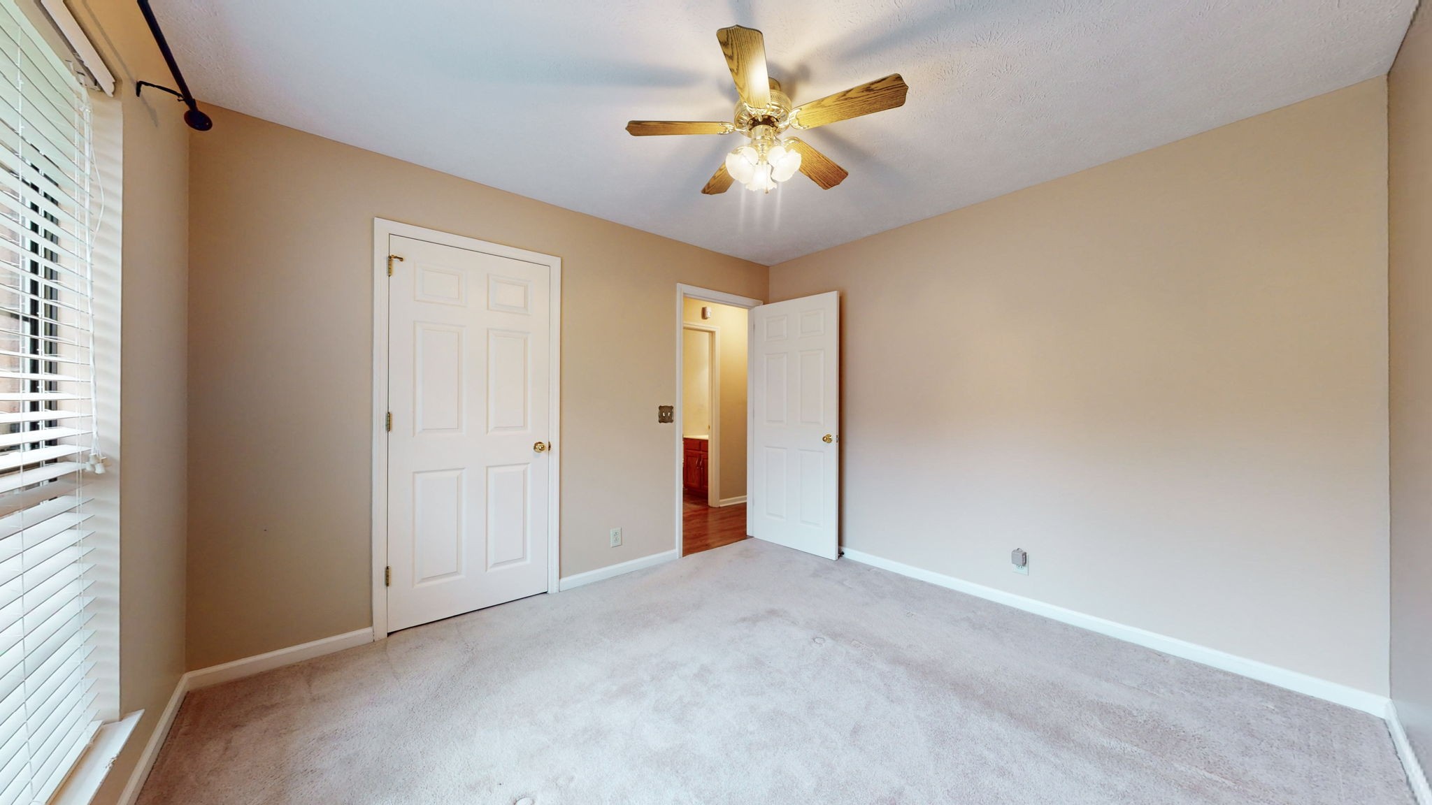 213 Woodfield Cv