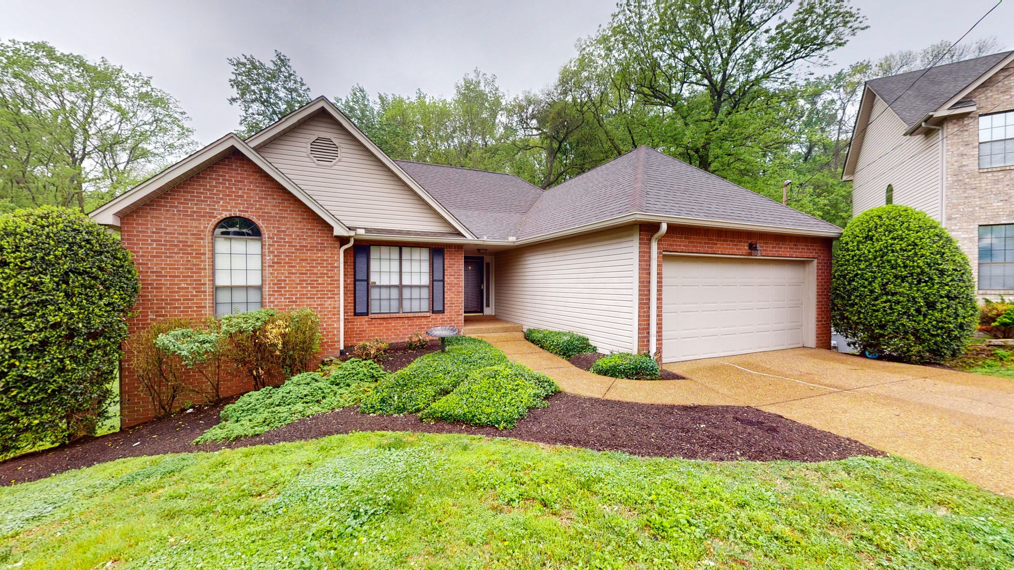 213 Woodfield Cv