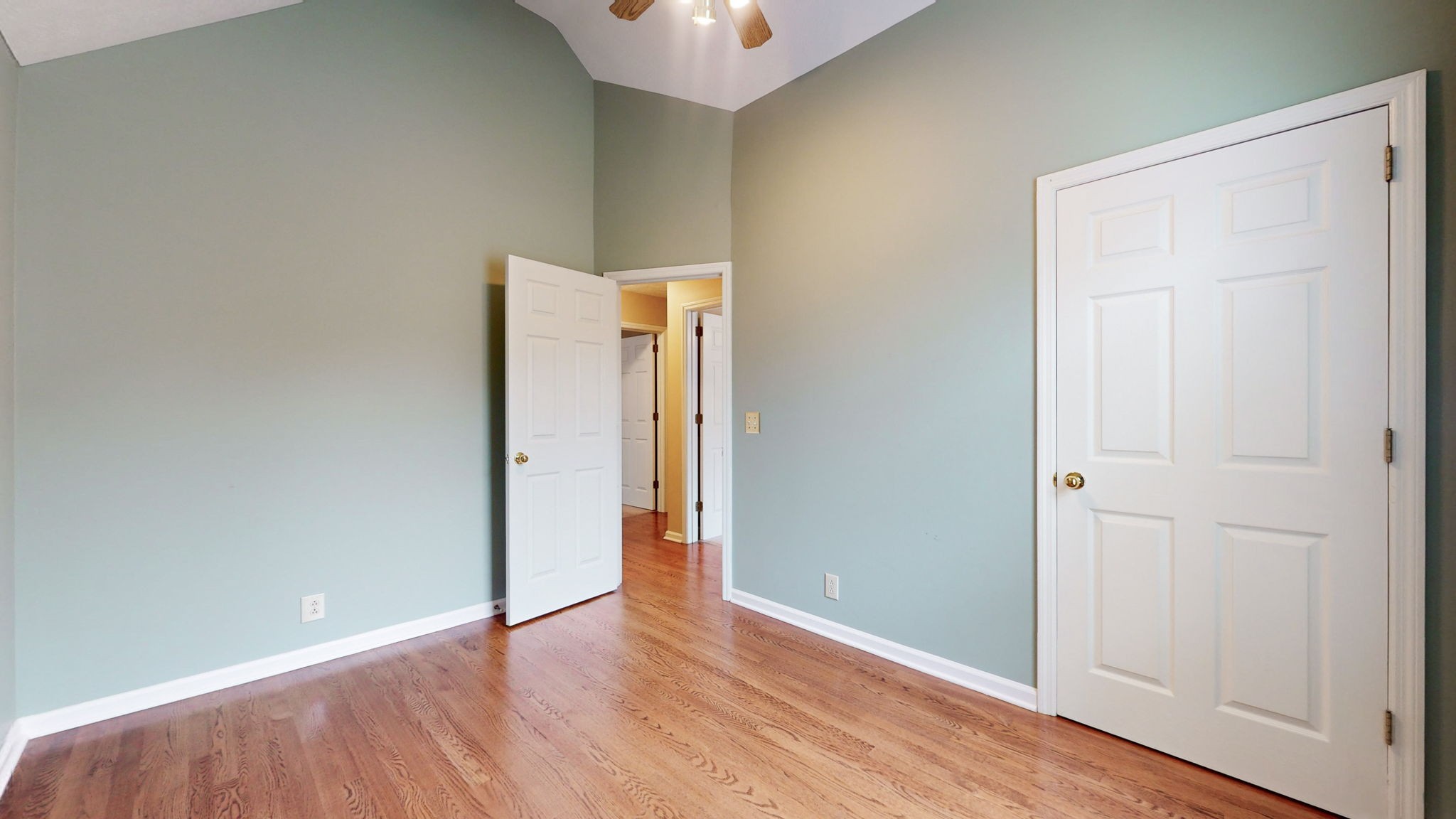 213 Woodfield Cv