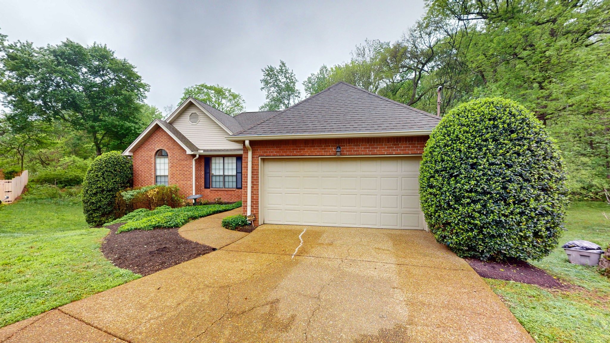 213 Woodfield Cv