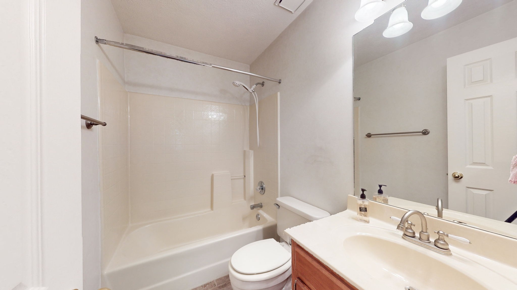 213 Woodfield Cv