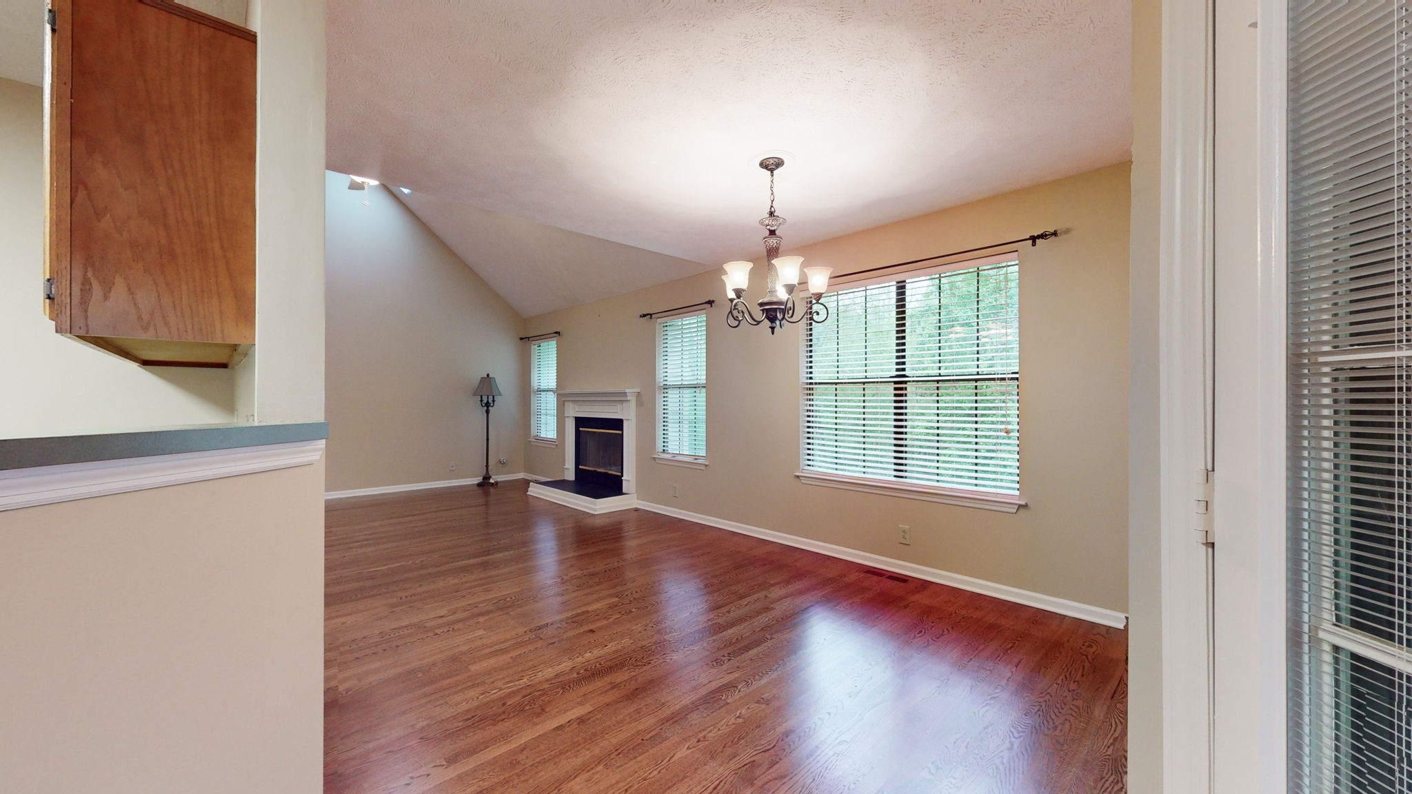 213 Woodfield Cv