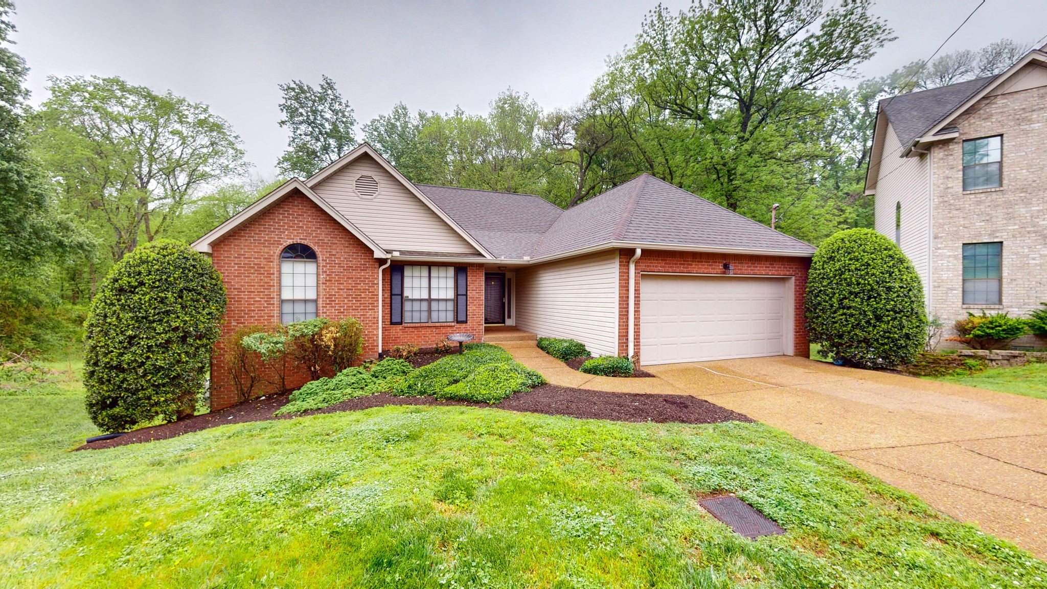 213 Woodfield Cv