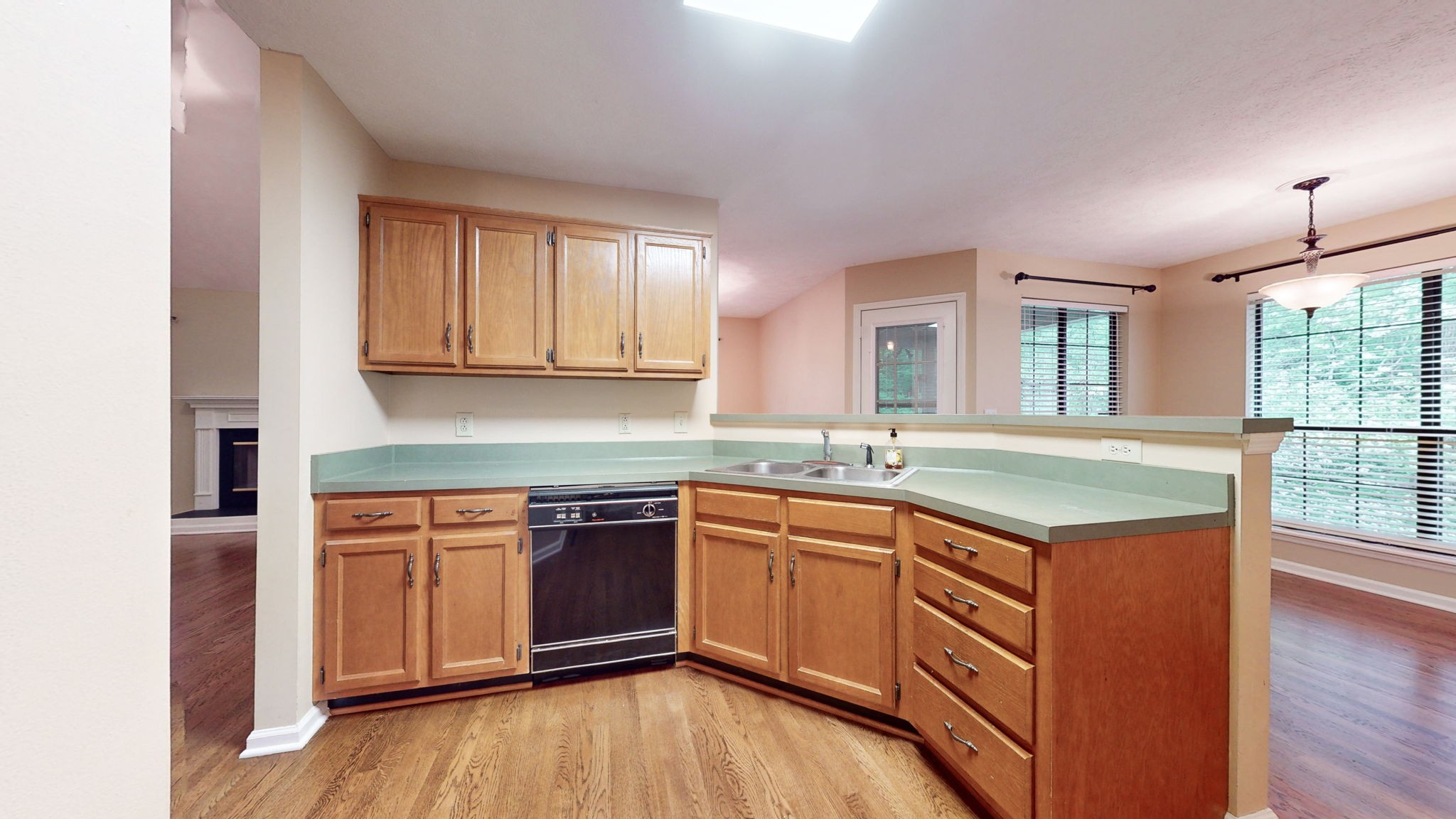 213 Woodfield Cv