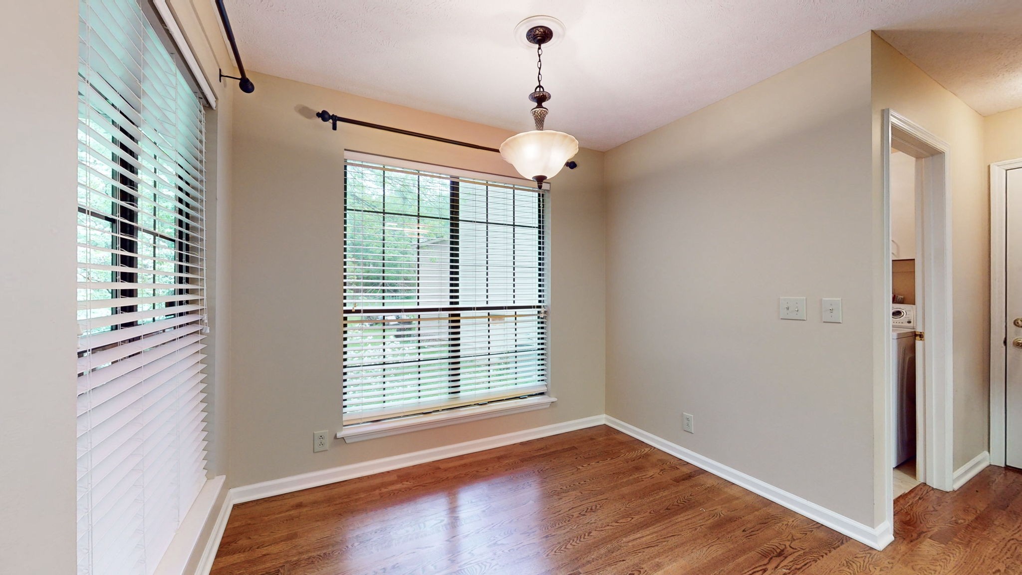 213 Woodfield Cv