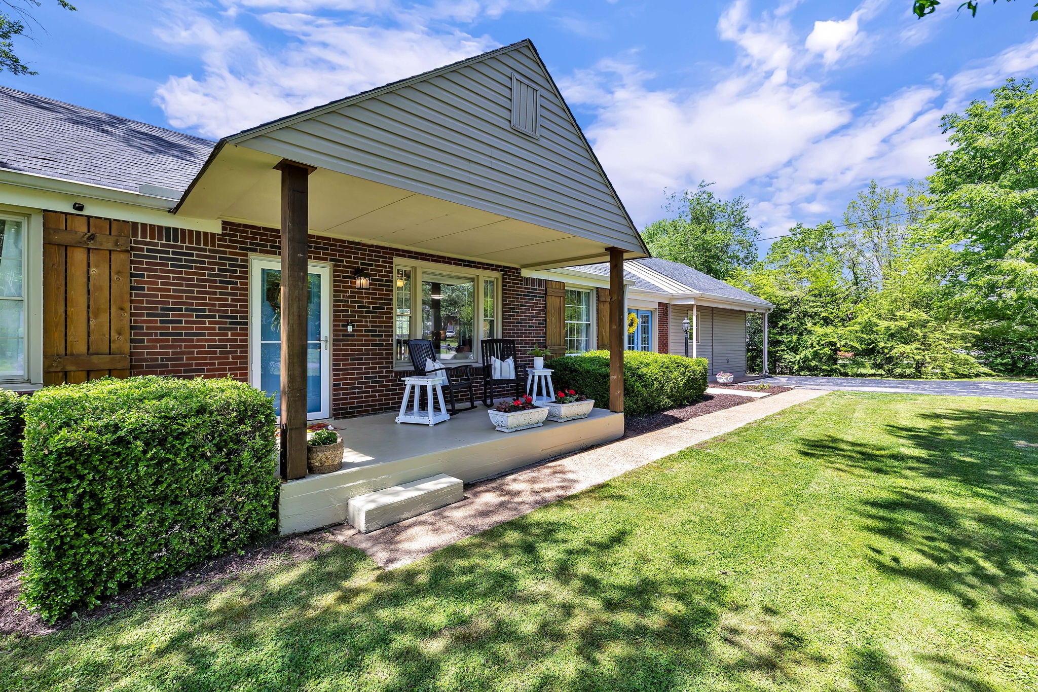 407 Barrett Rd