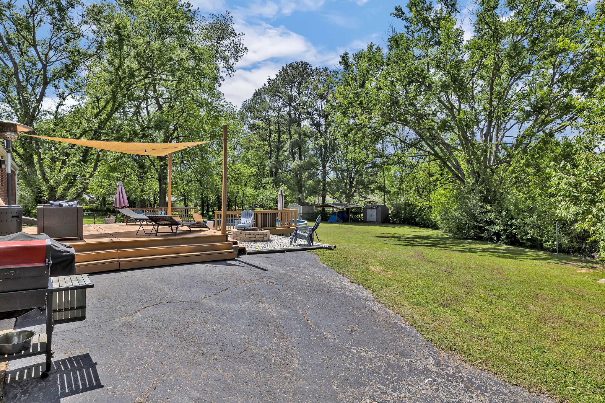 407 Barrett Rd