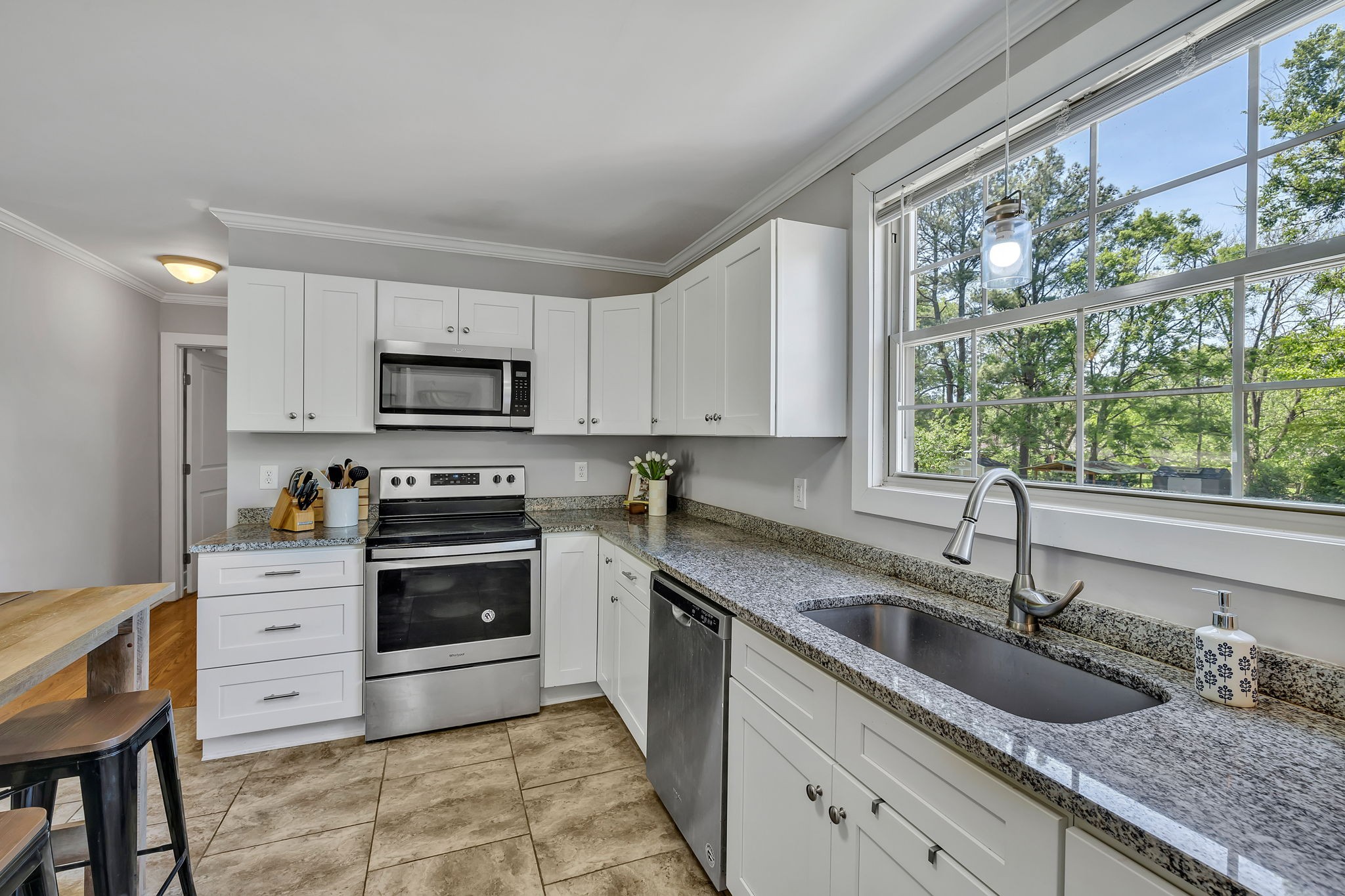 407 Barrett Rd