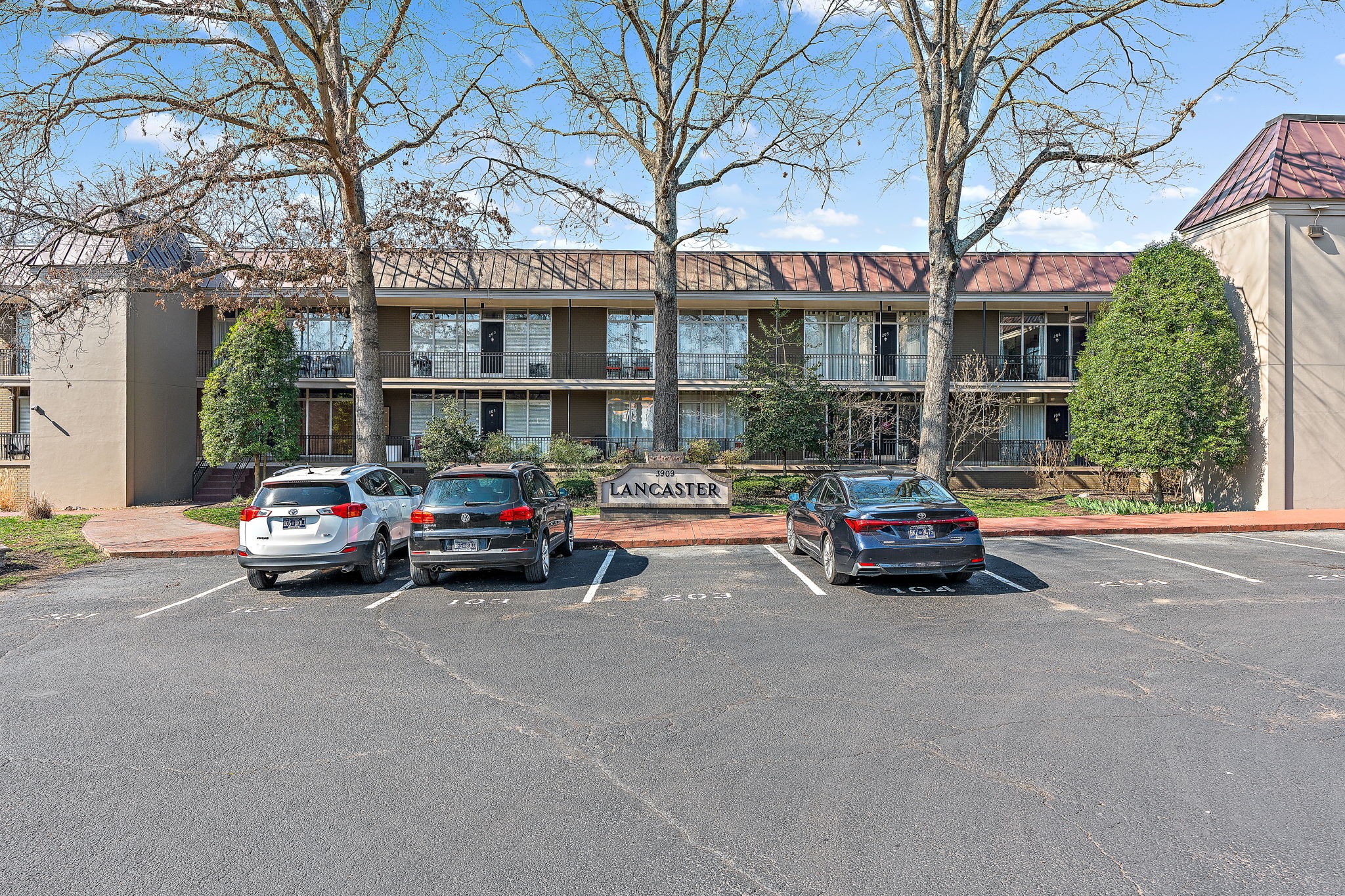 3909 Whitland Ave Unit: 108