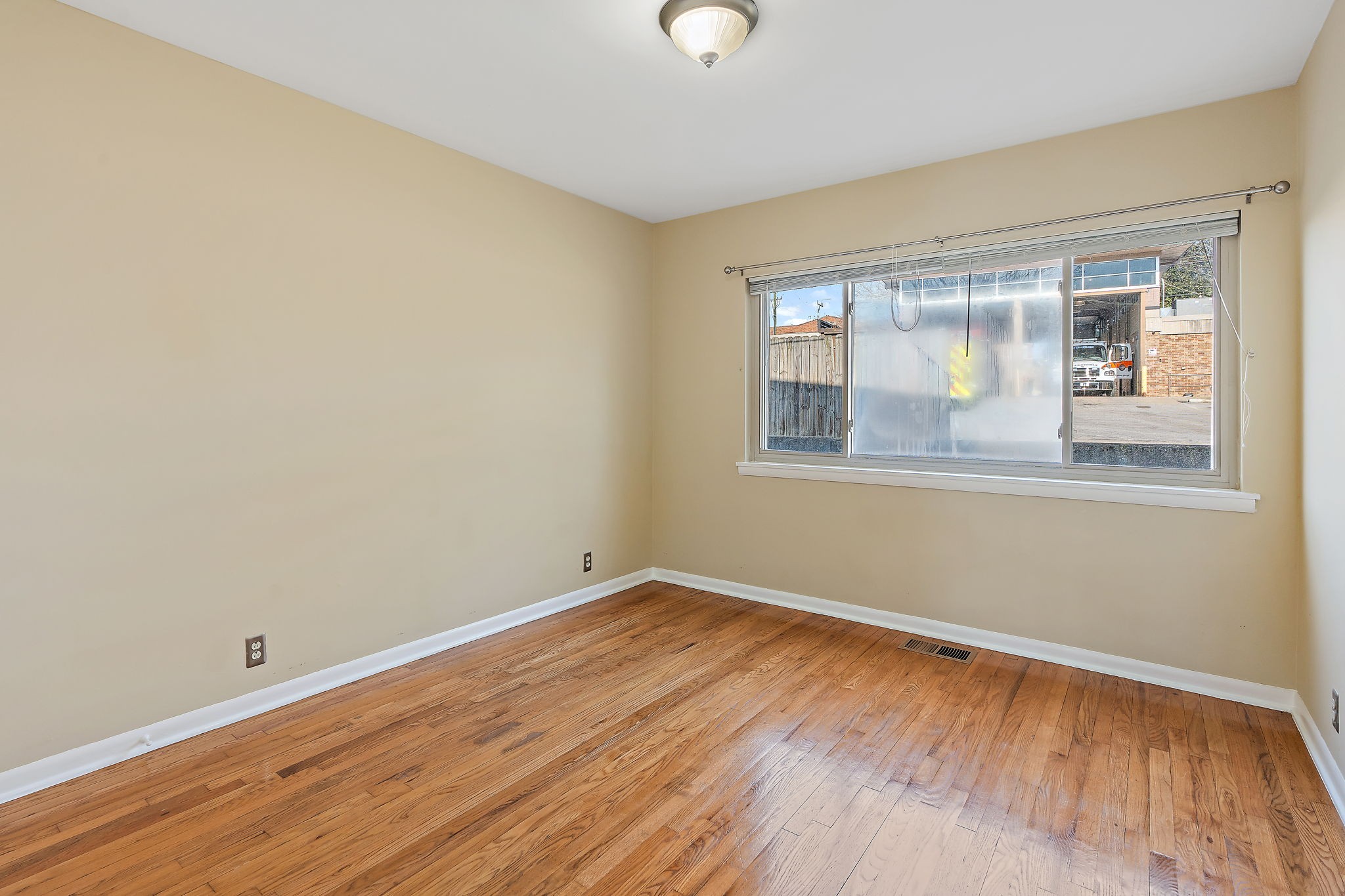 3909 Whitland Ave Unit: 108