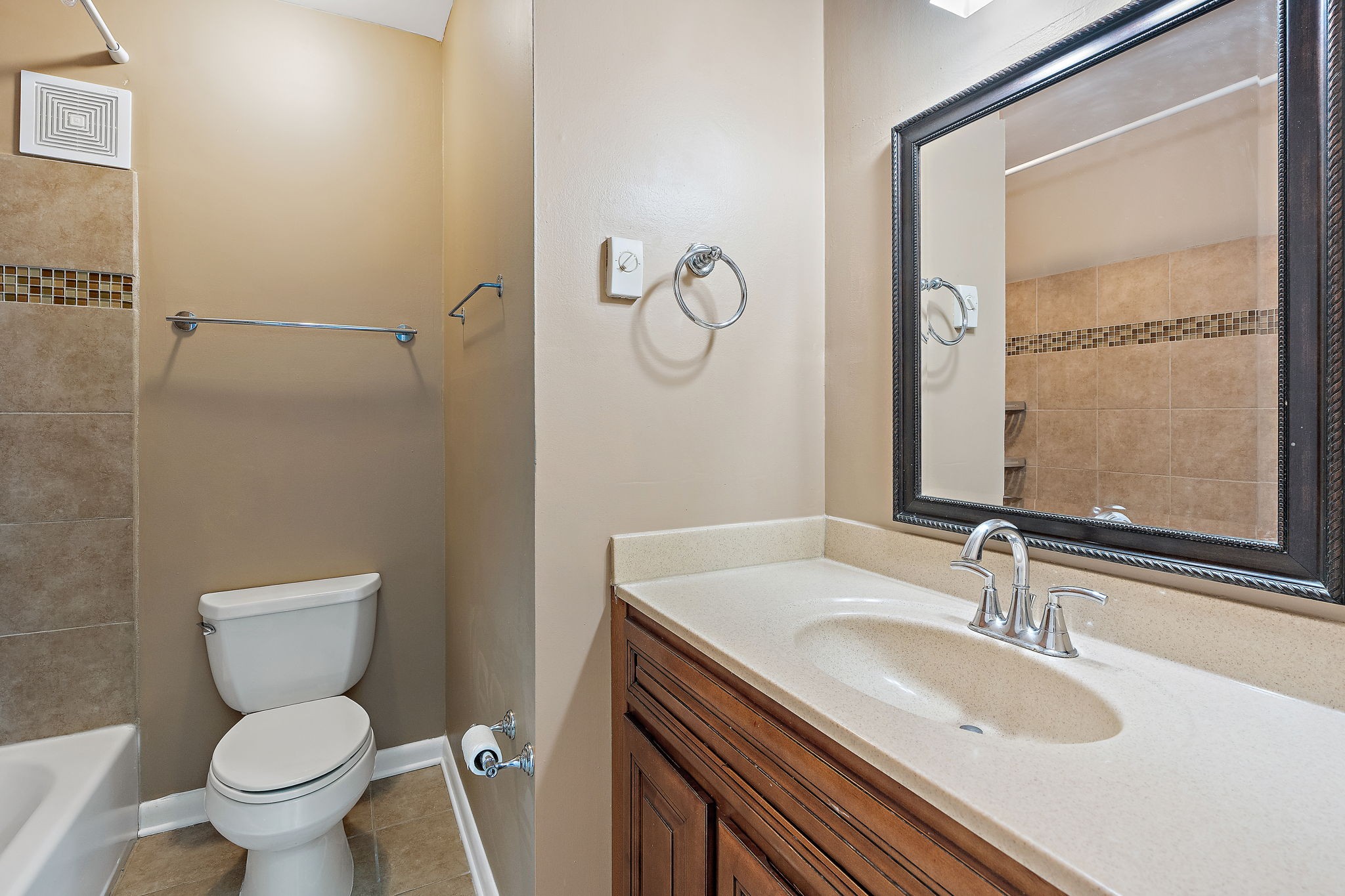 3909 Whitland Ave Unit: 108