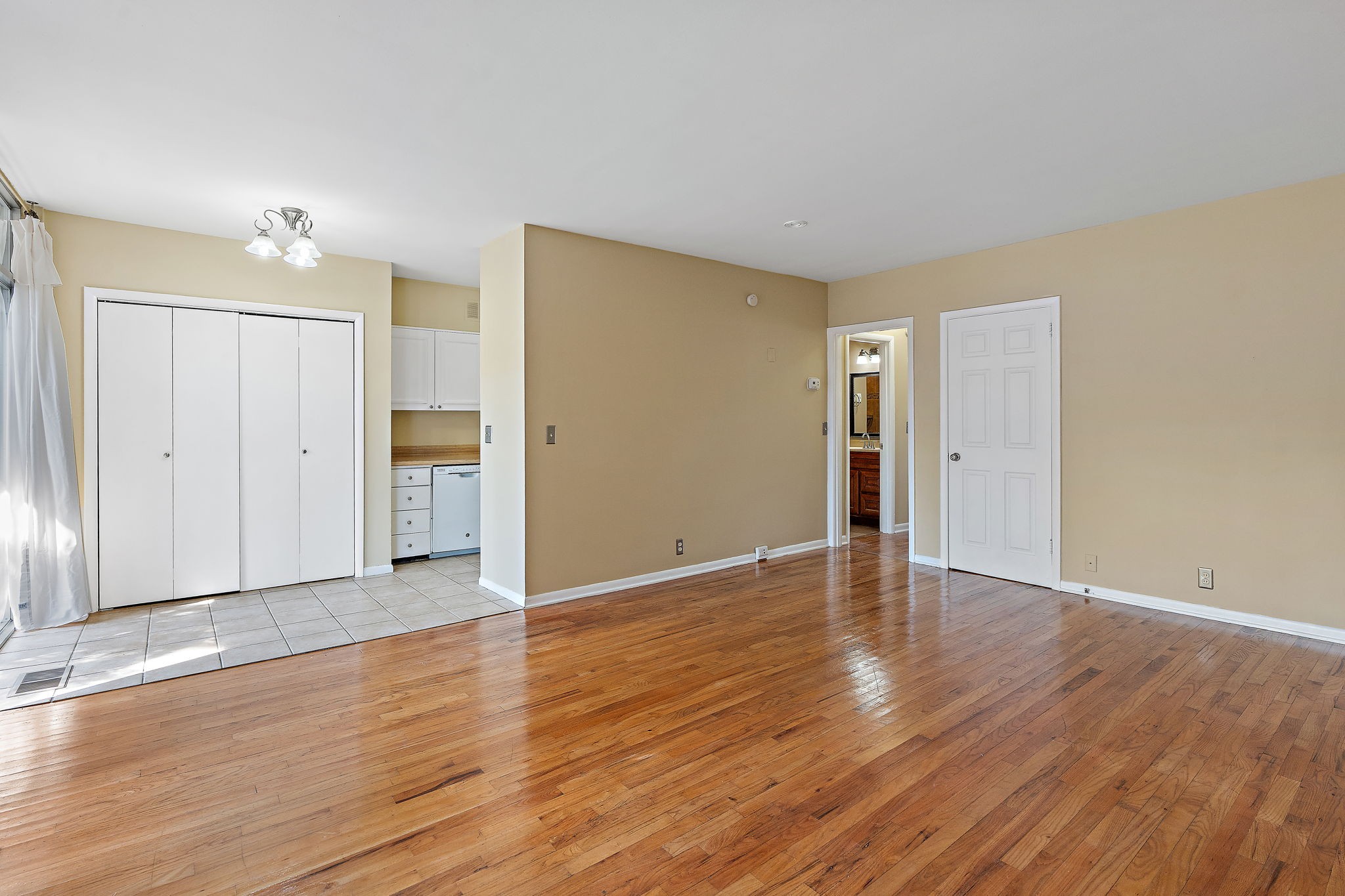 3909 Whitland Ave Unit: 108