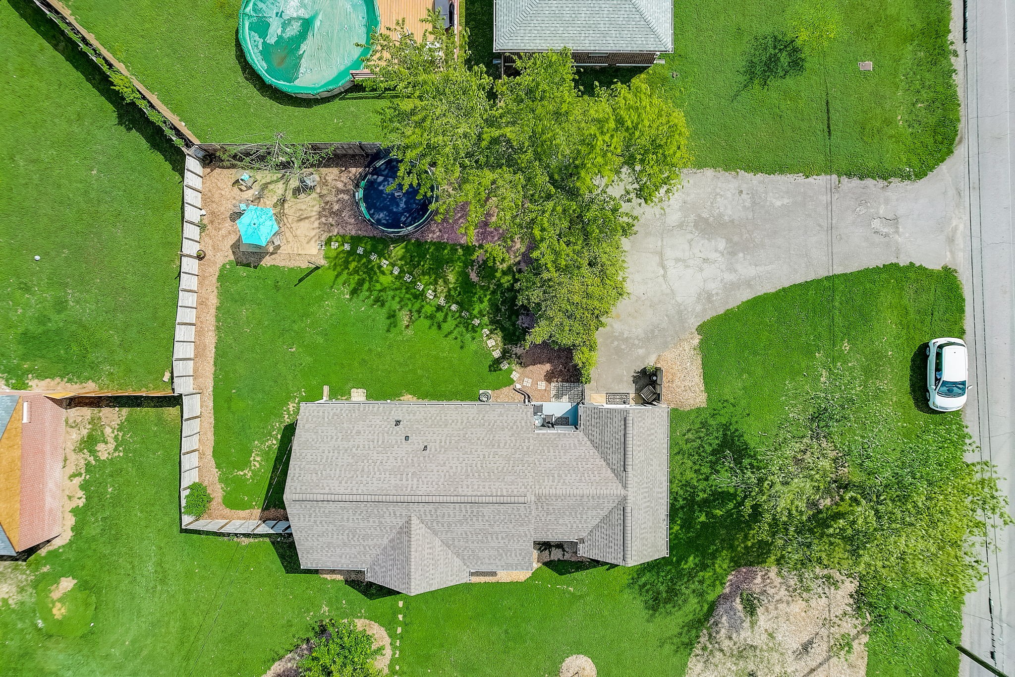 2301 Weona Dr
