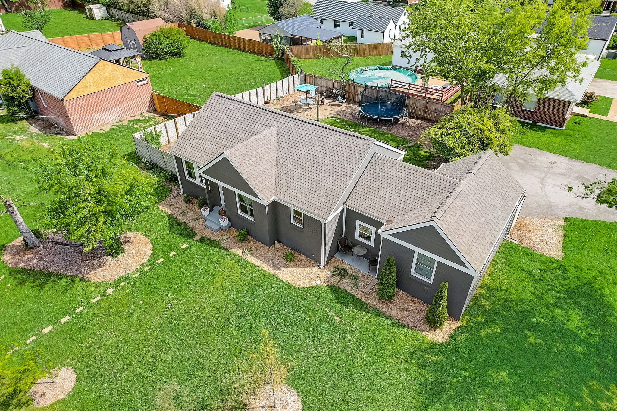 2301 Weona Dr