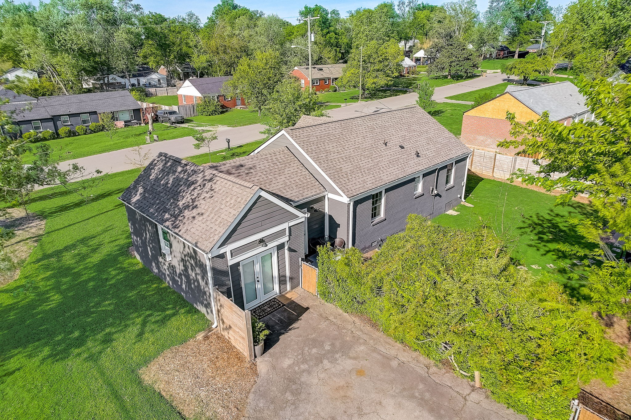 2301 Weona Dr