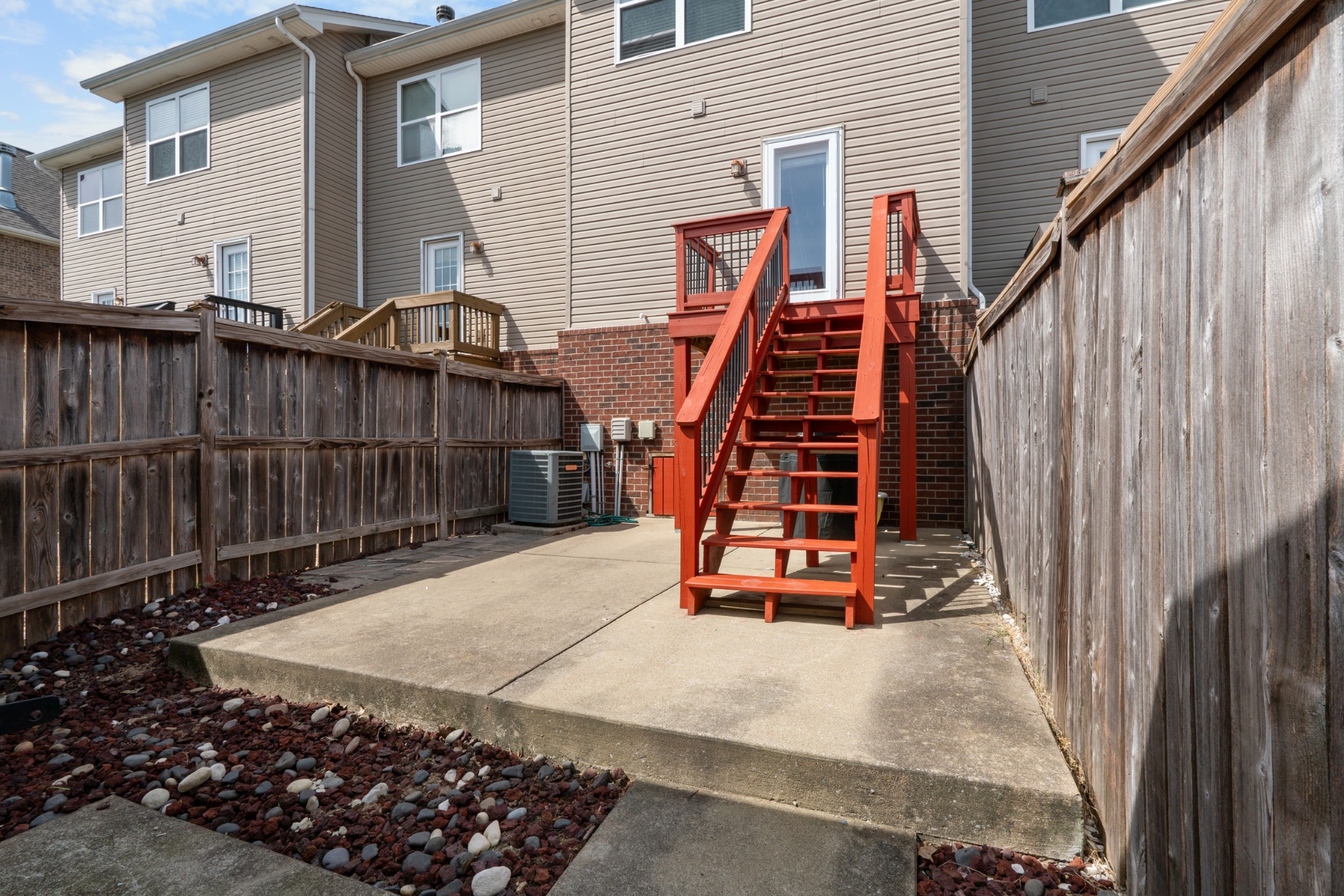 1322 Riverbrook Dr