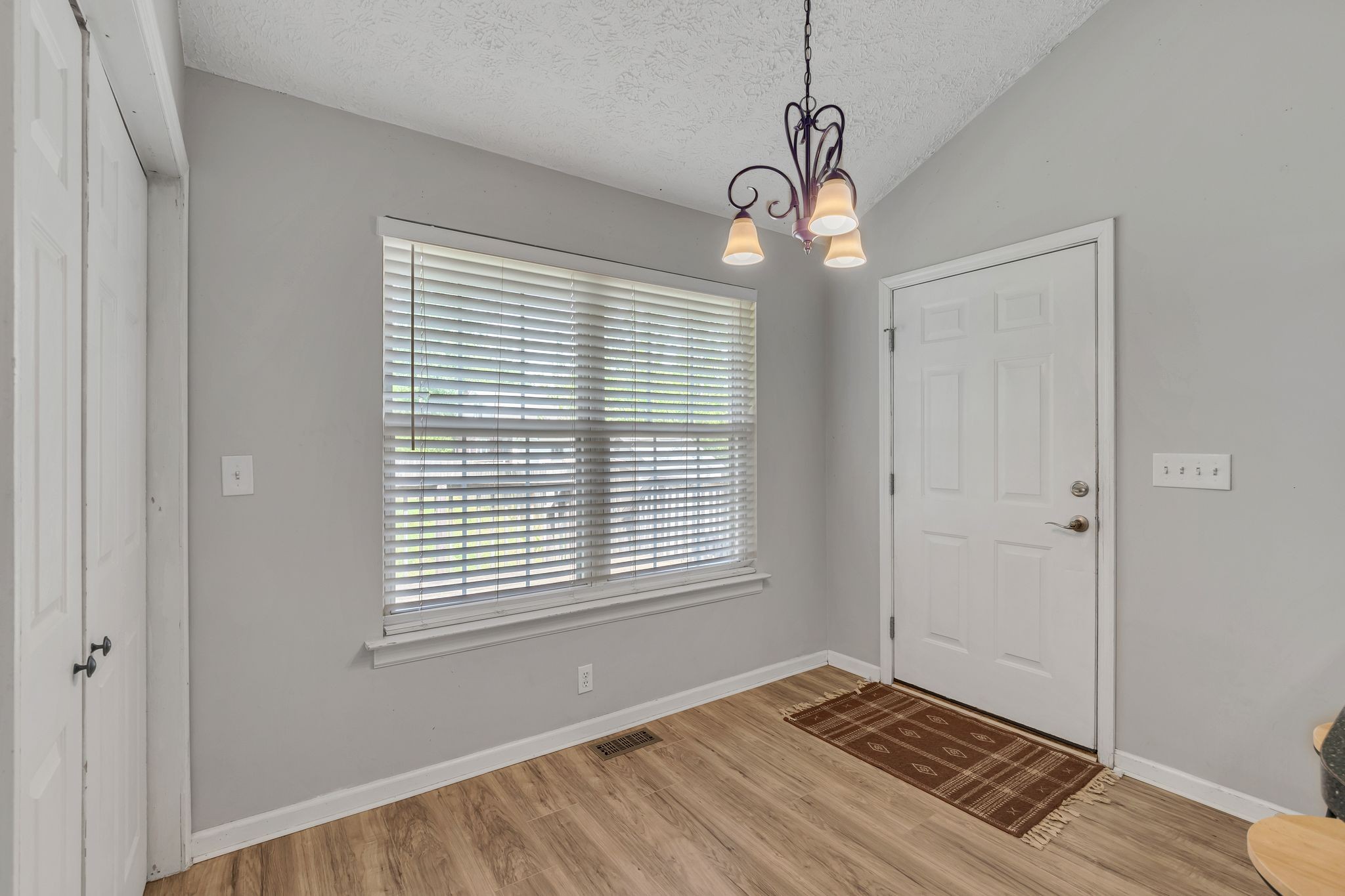 1009 Hunters Meadow Ln