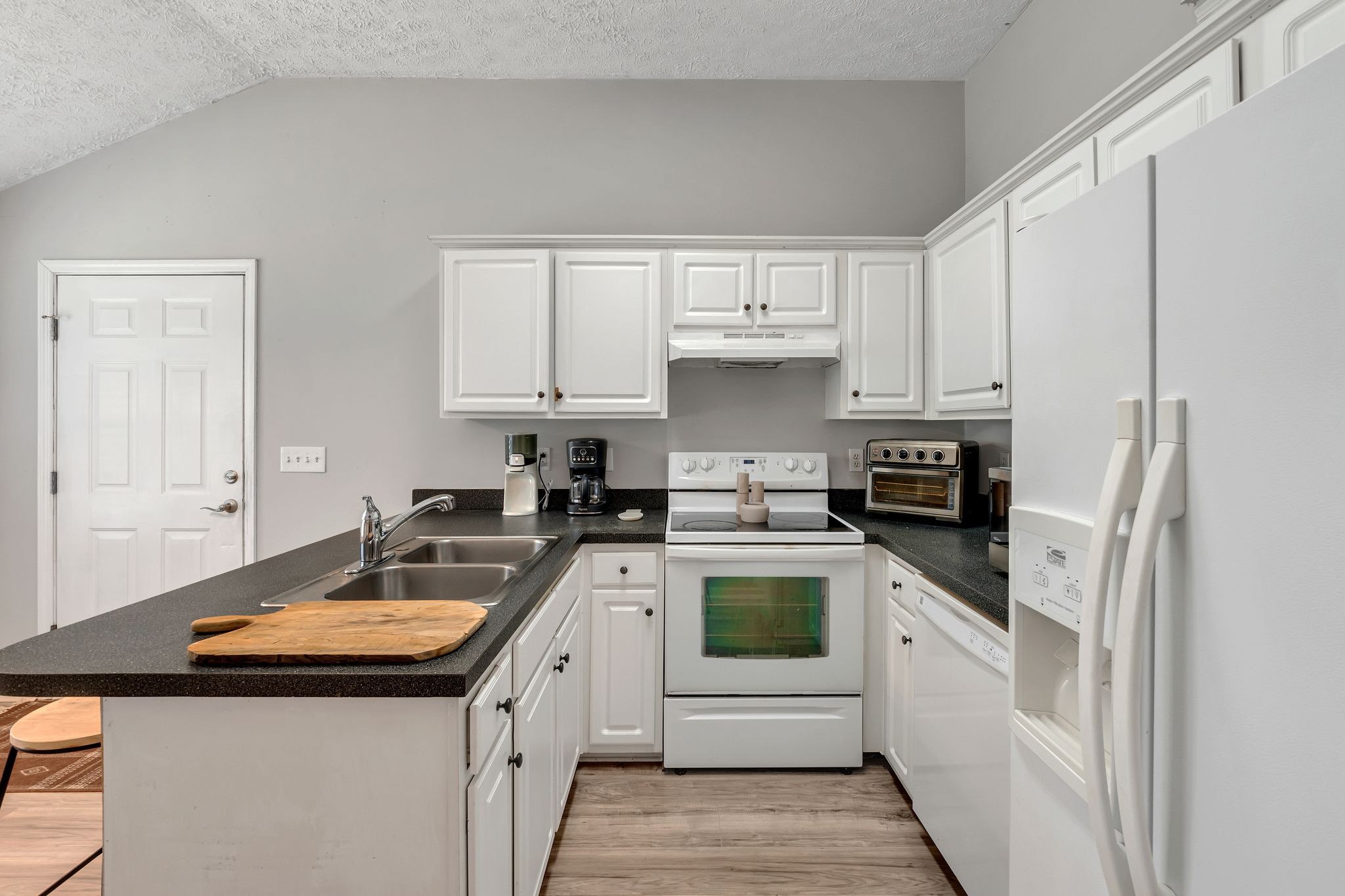 1009 Hunters Meadow Ln