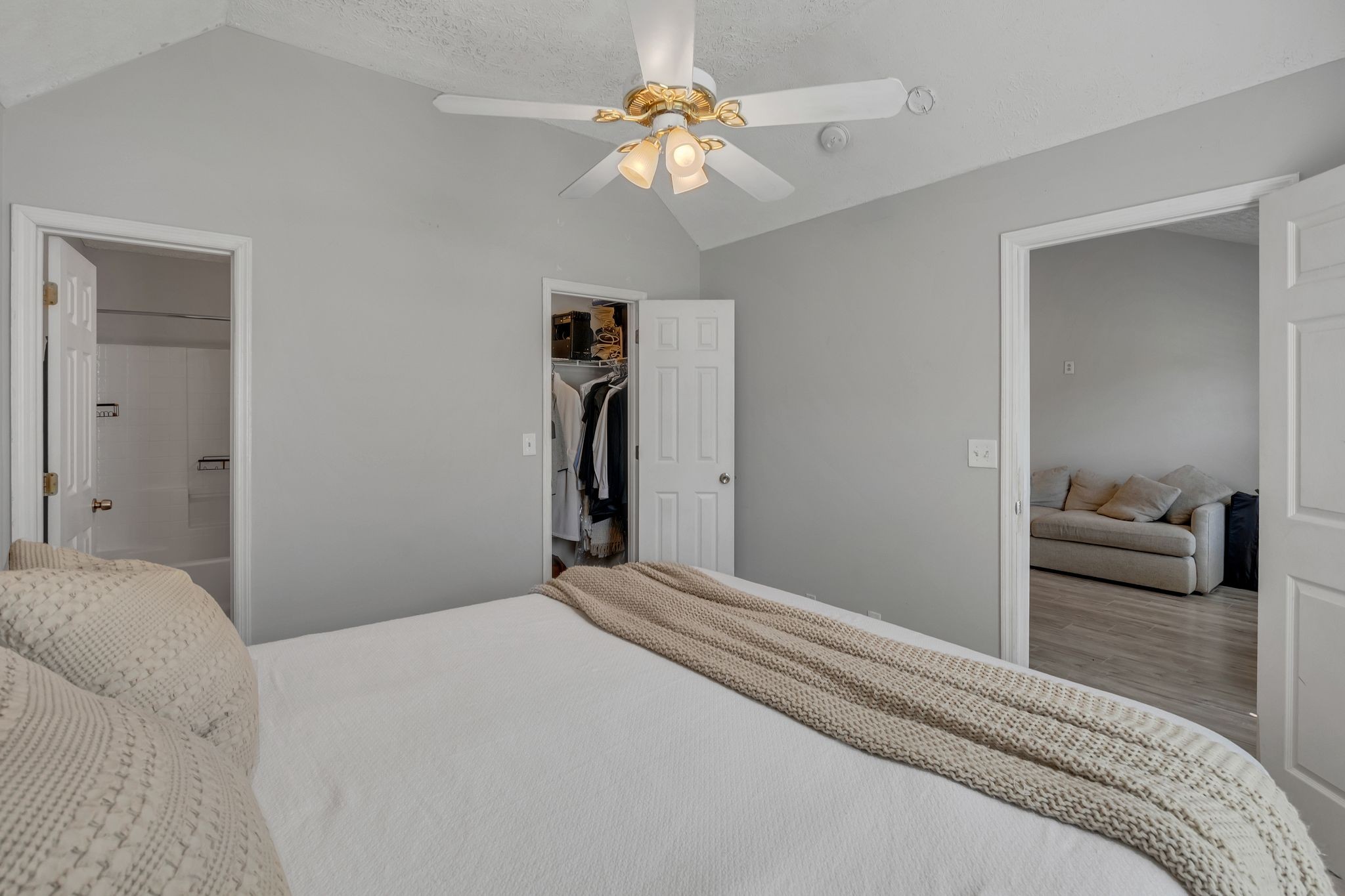 1009 Hunters Meadow Ln