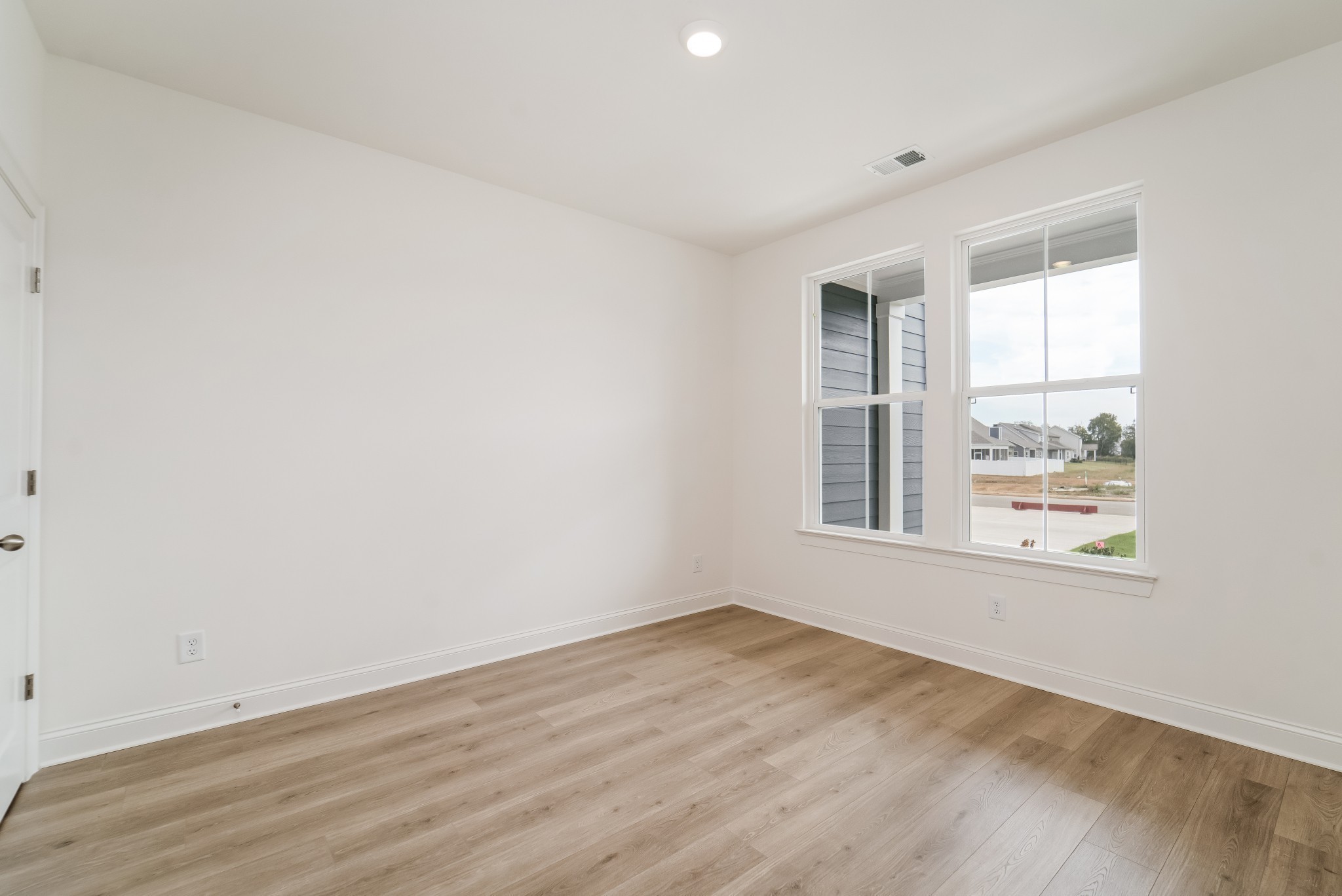 5443 Bridgemore