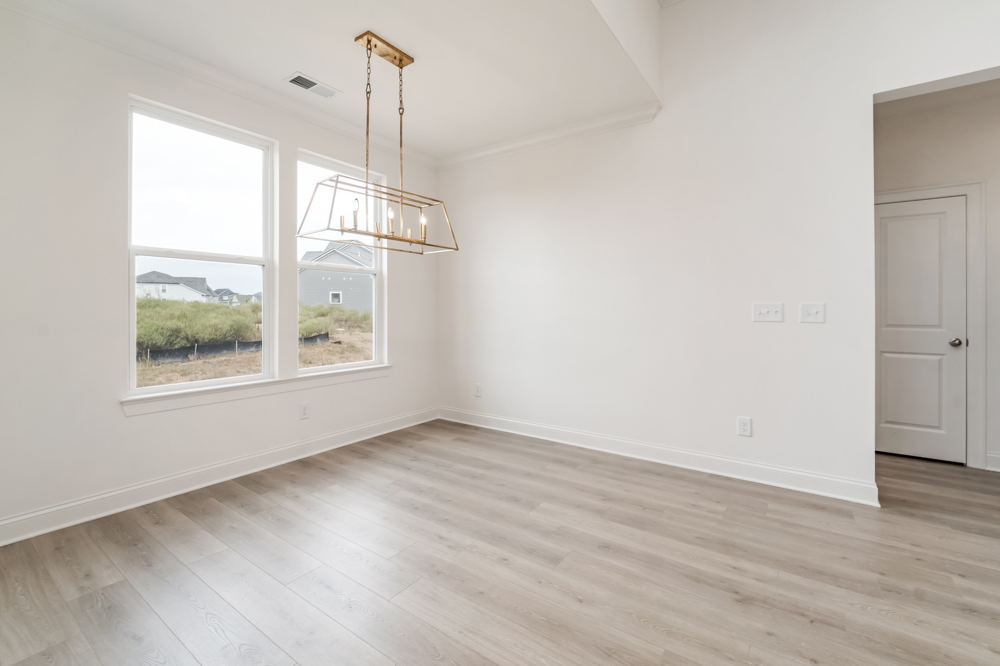 5443 Bridgemore