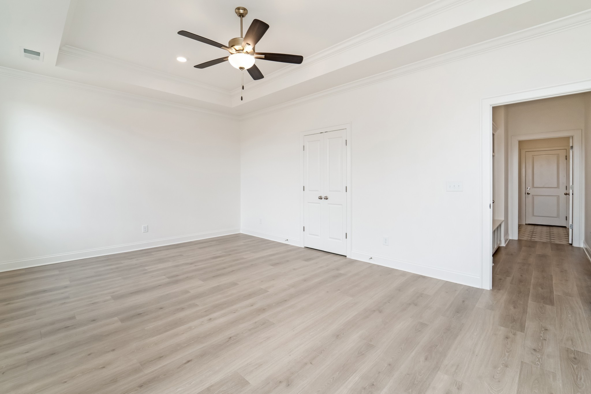 5443 Bridgemore