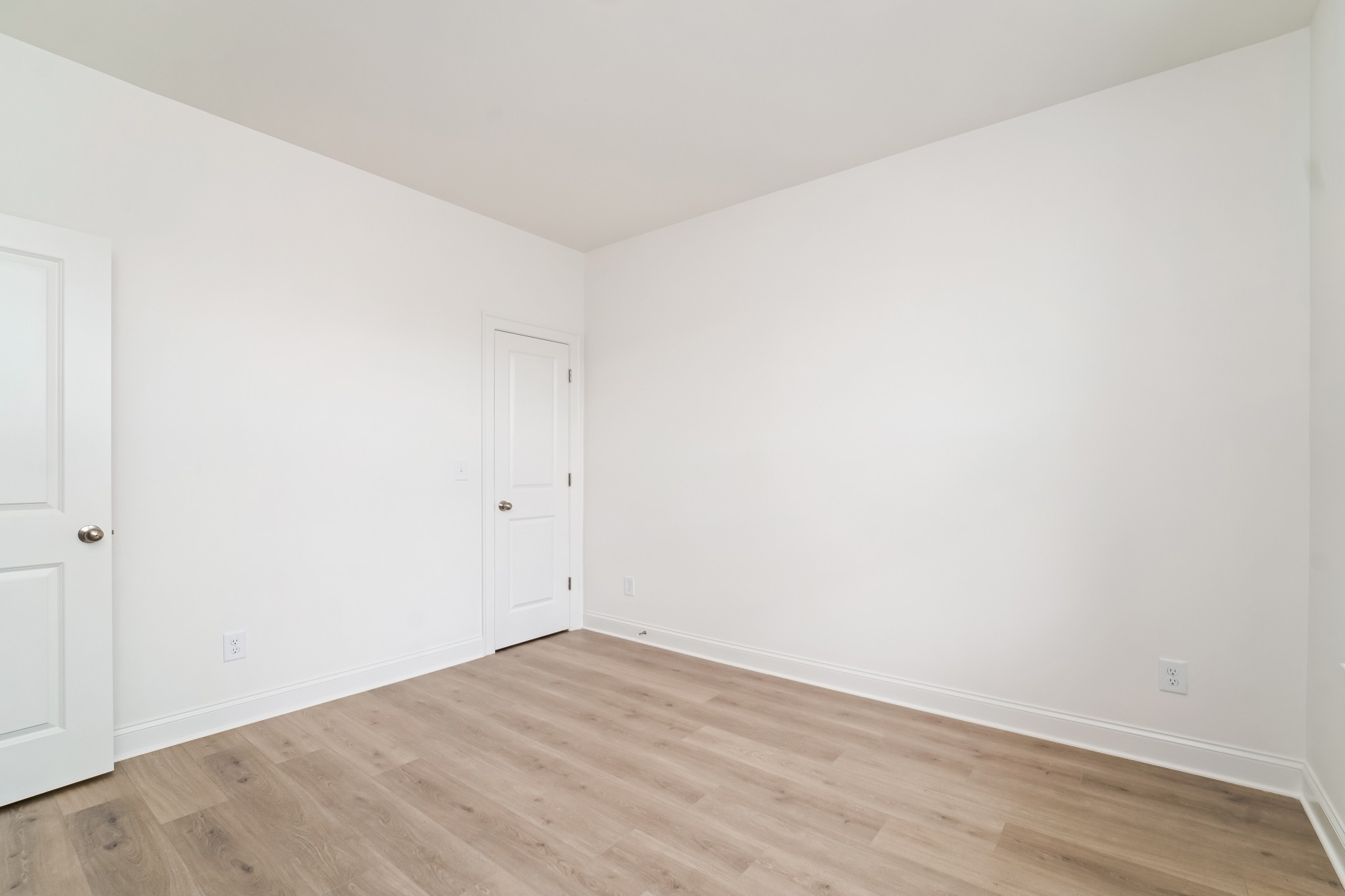 5443 Bridgemore