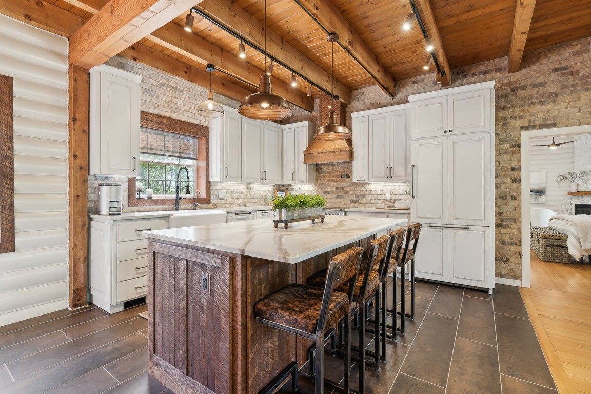 1885 Evergreen Rd