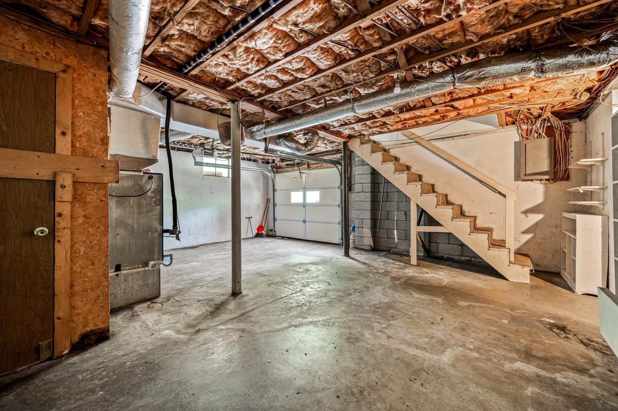 2411 Eastland Ave