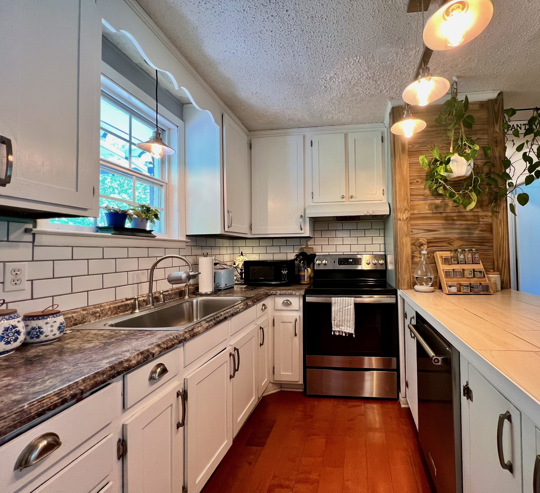 7214 Timberlane Dr
