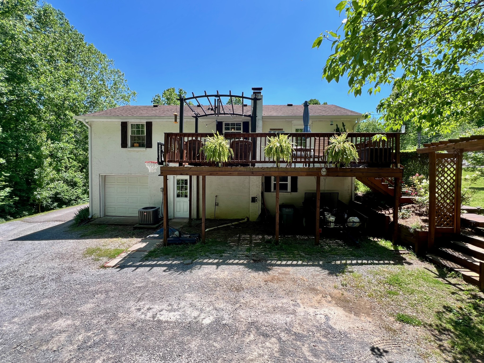 7214 Timberlane Dr