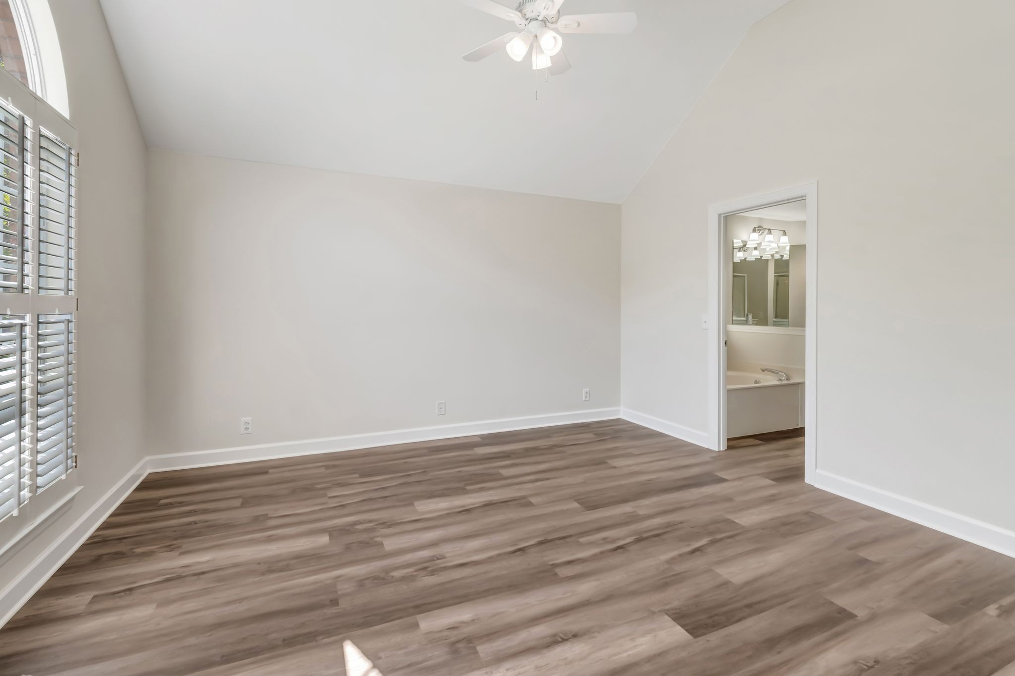 821 Cedar Crest Dr