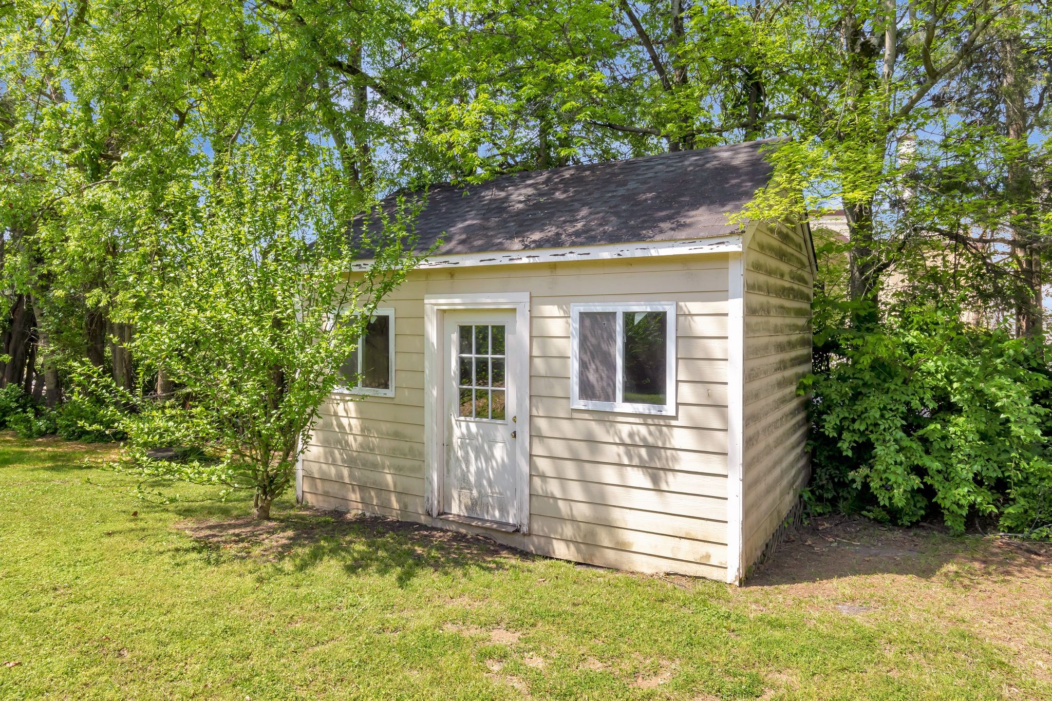 821 Cedar Crest Dr