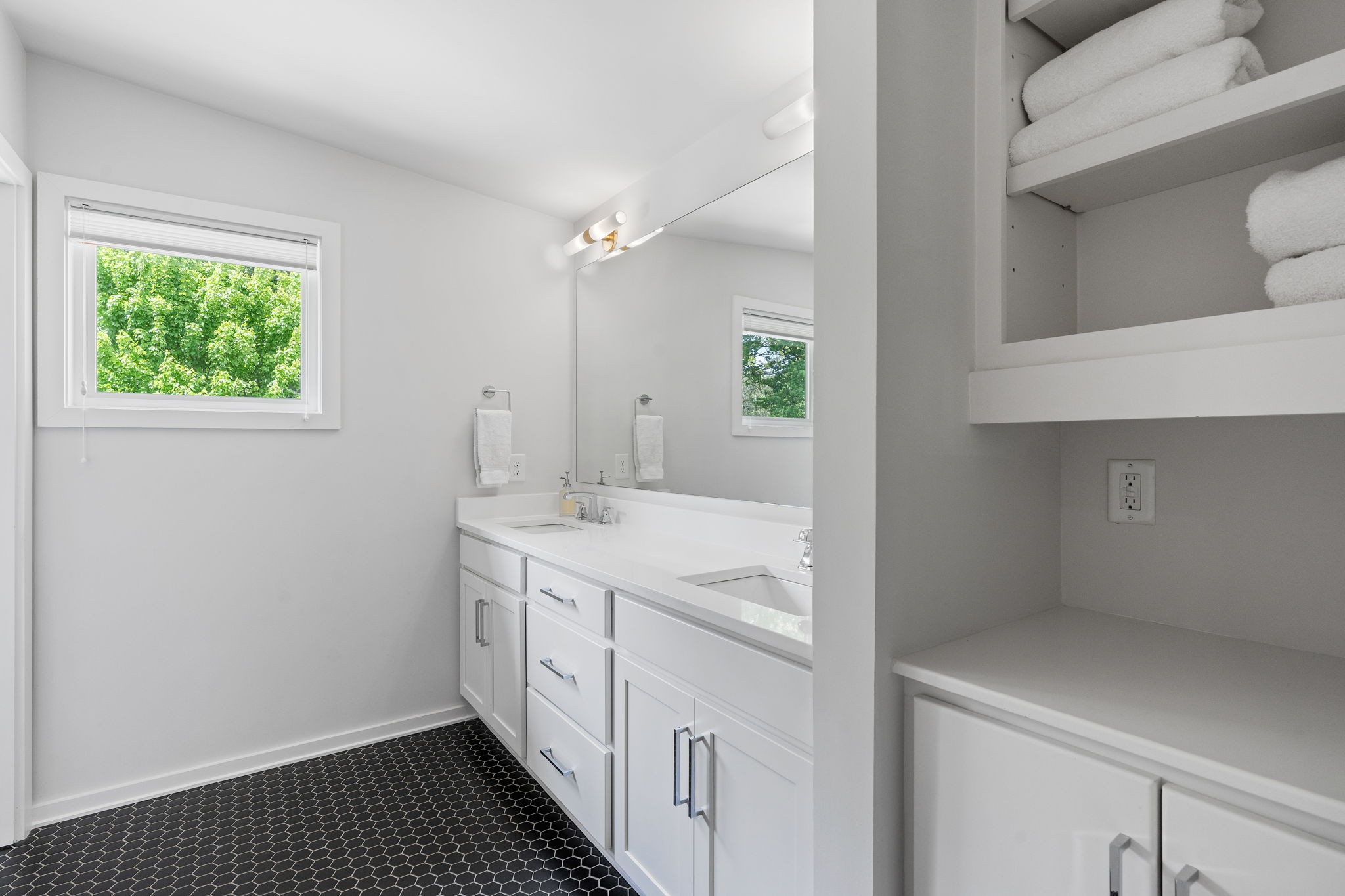 2103 Fernwood Dr
