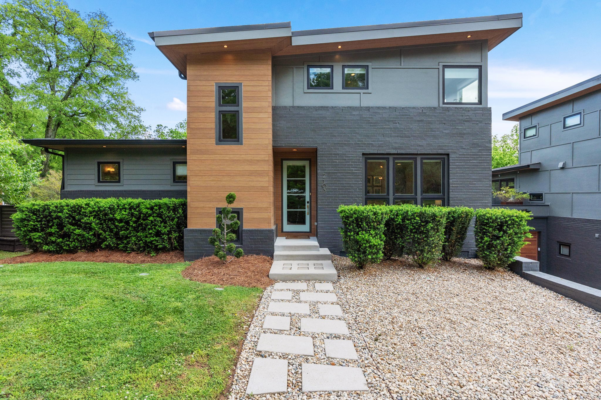2103 Fernwood Dr