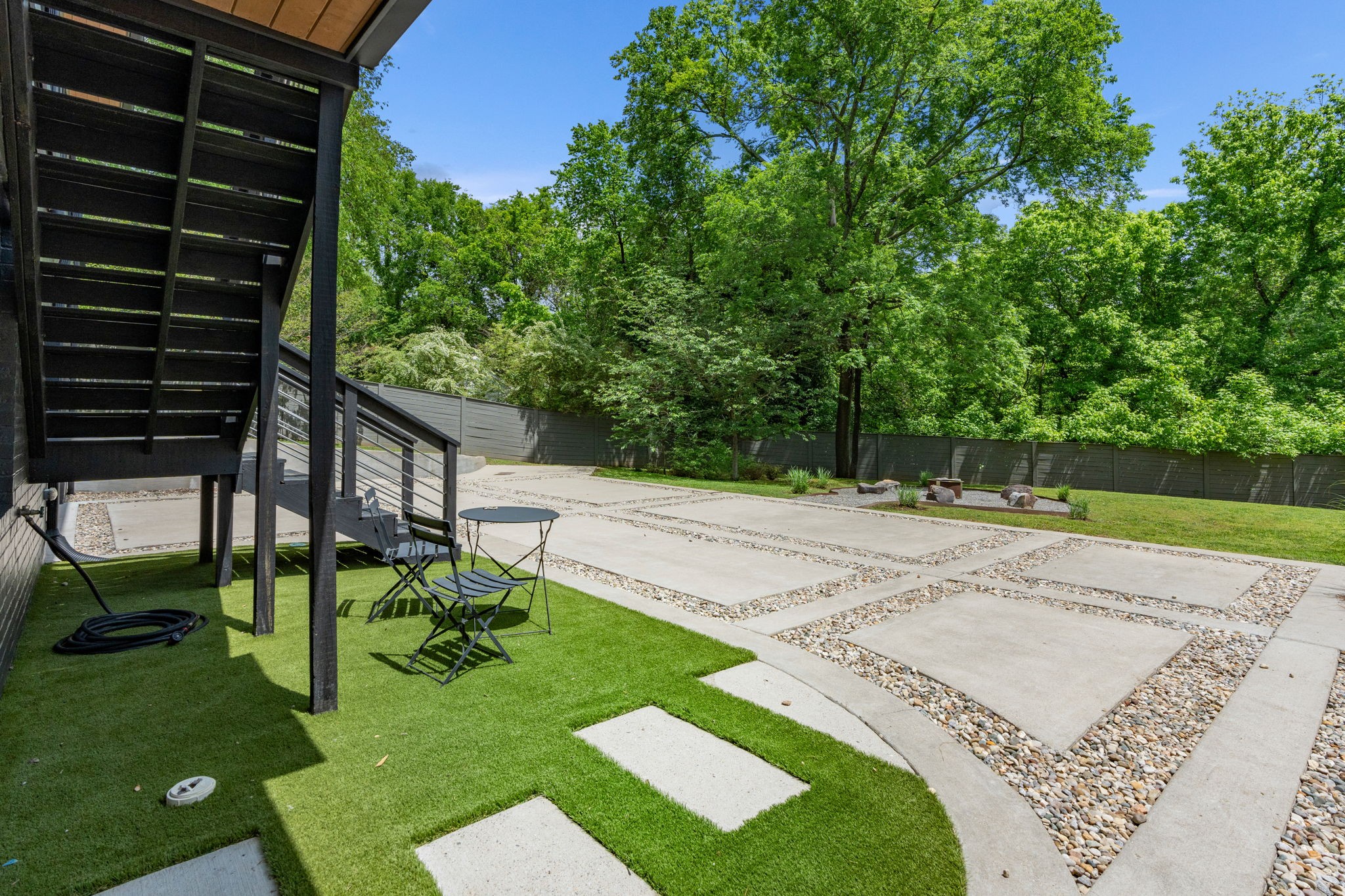 2103 Fernwood Dr