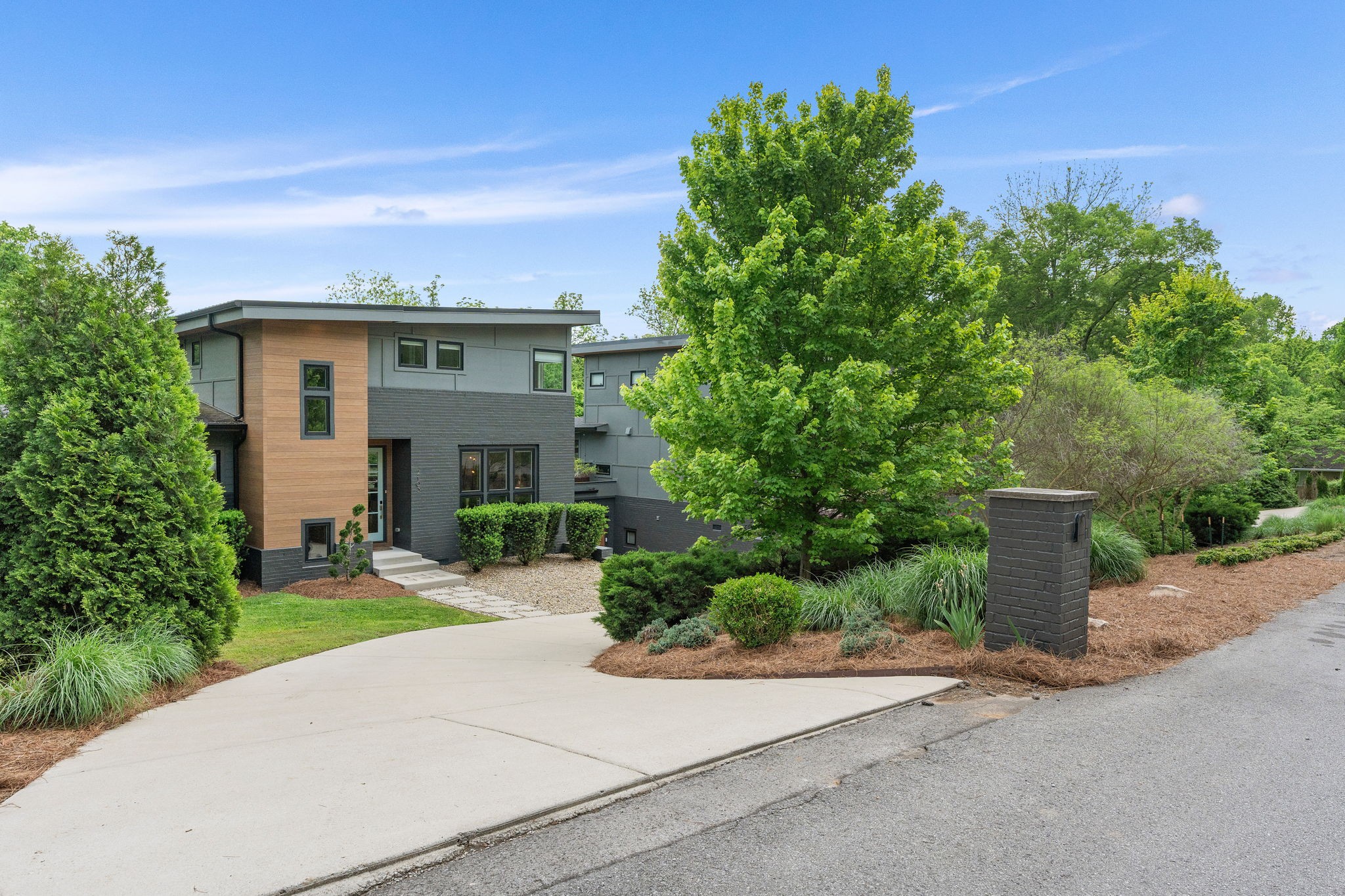 2103 Fernwood Dr