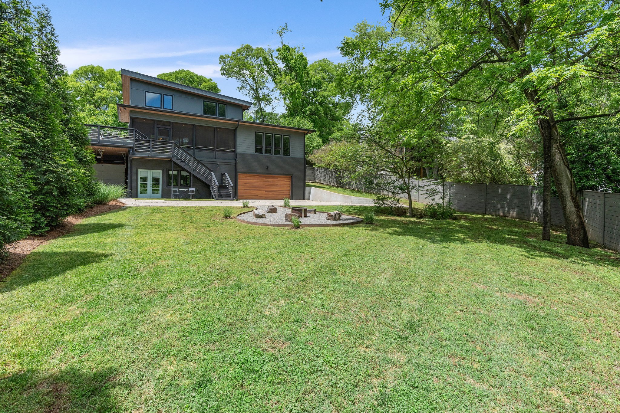 2103 Fernwood Dr