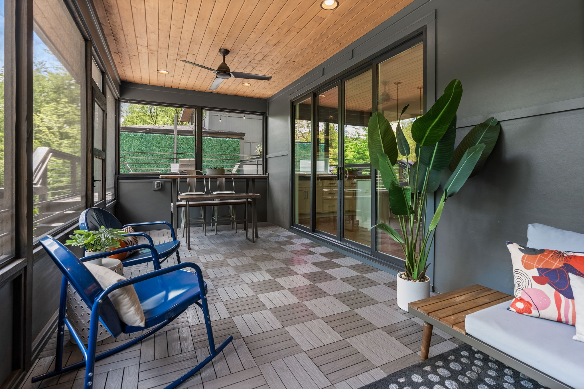 2103 Fernwood Dr