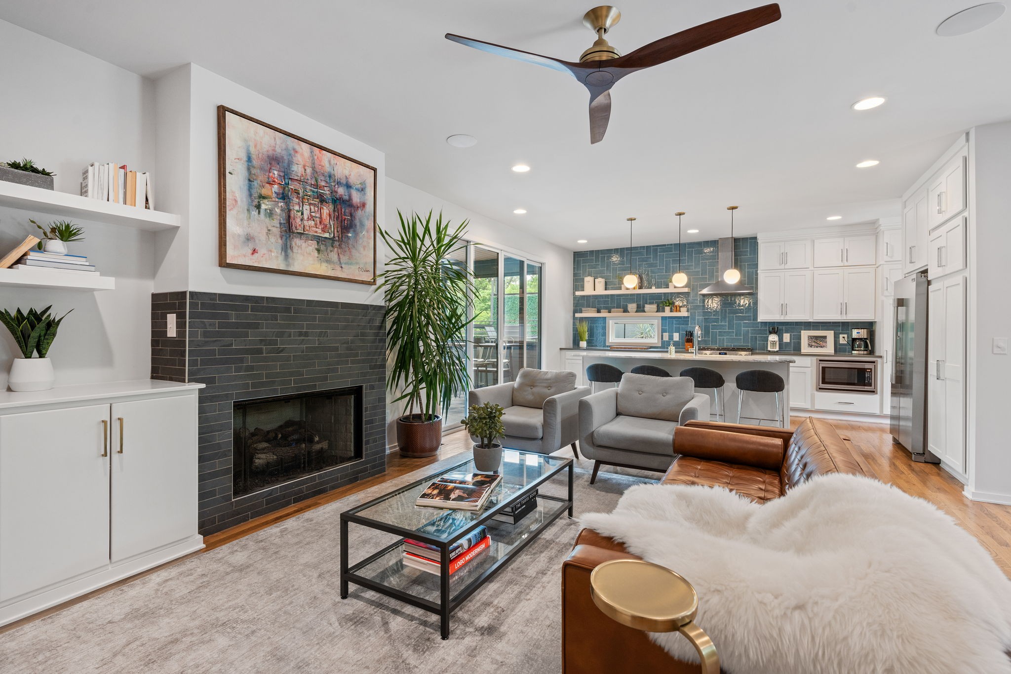 2103 Fernwood Dr