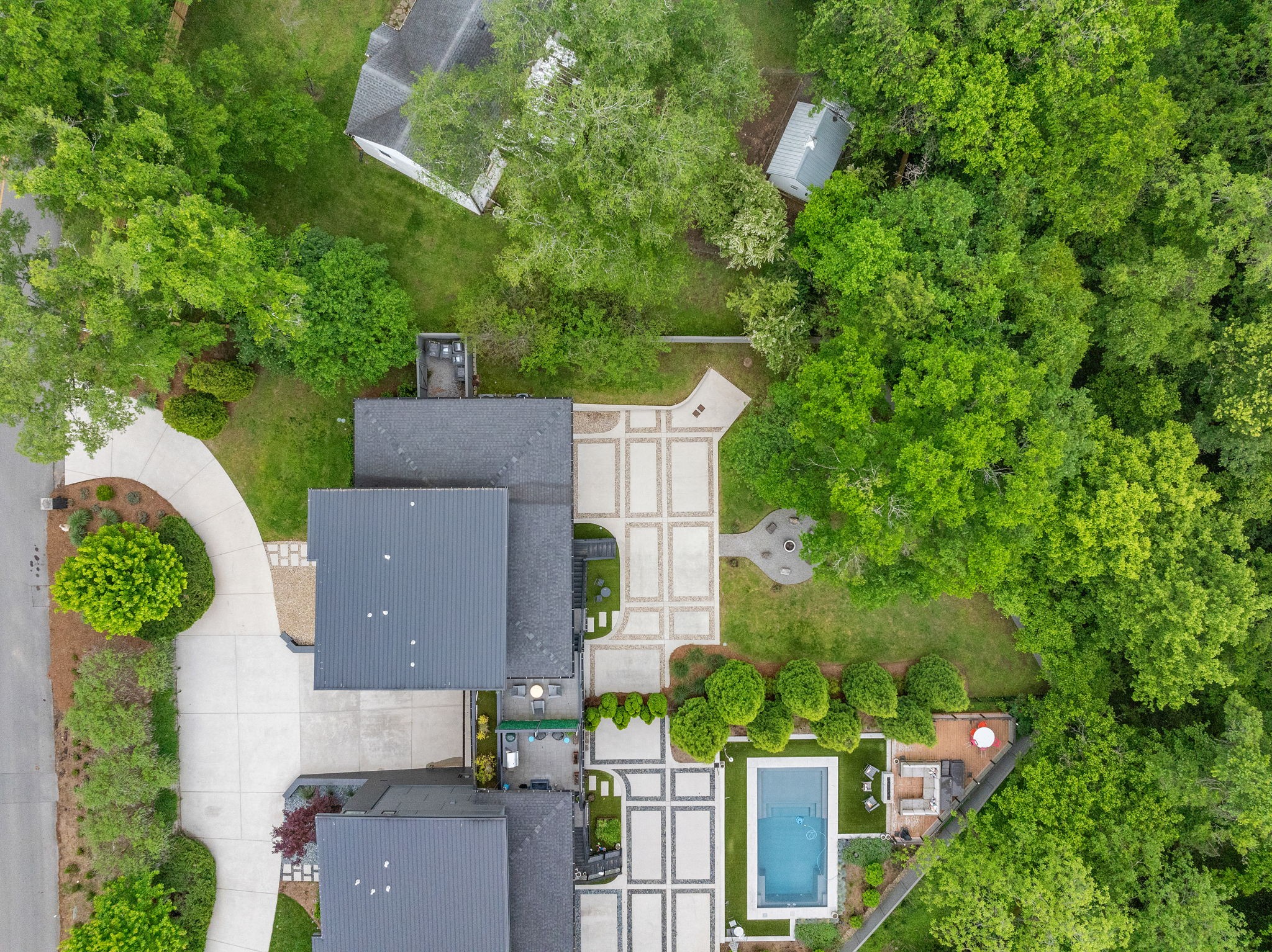 2103 Fernwood Dr