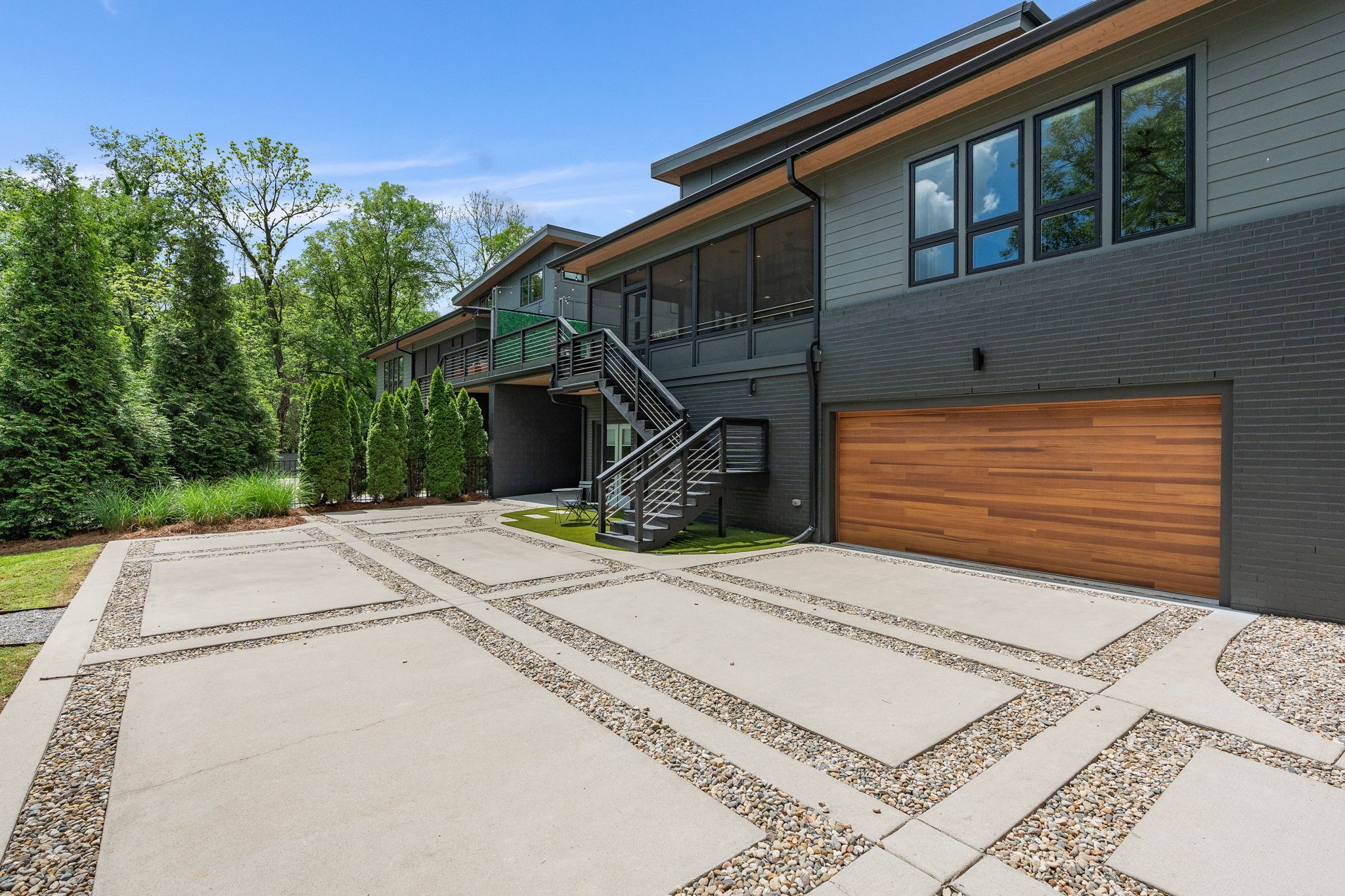 2103 Fernwood Dr