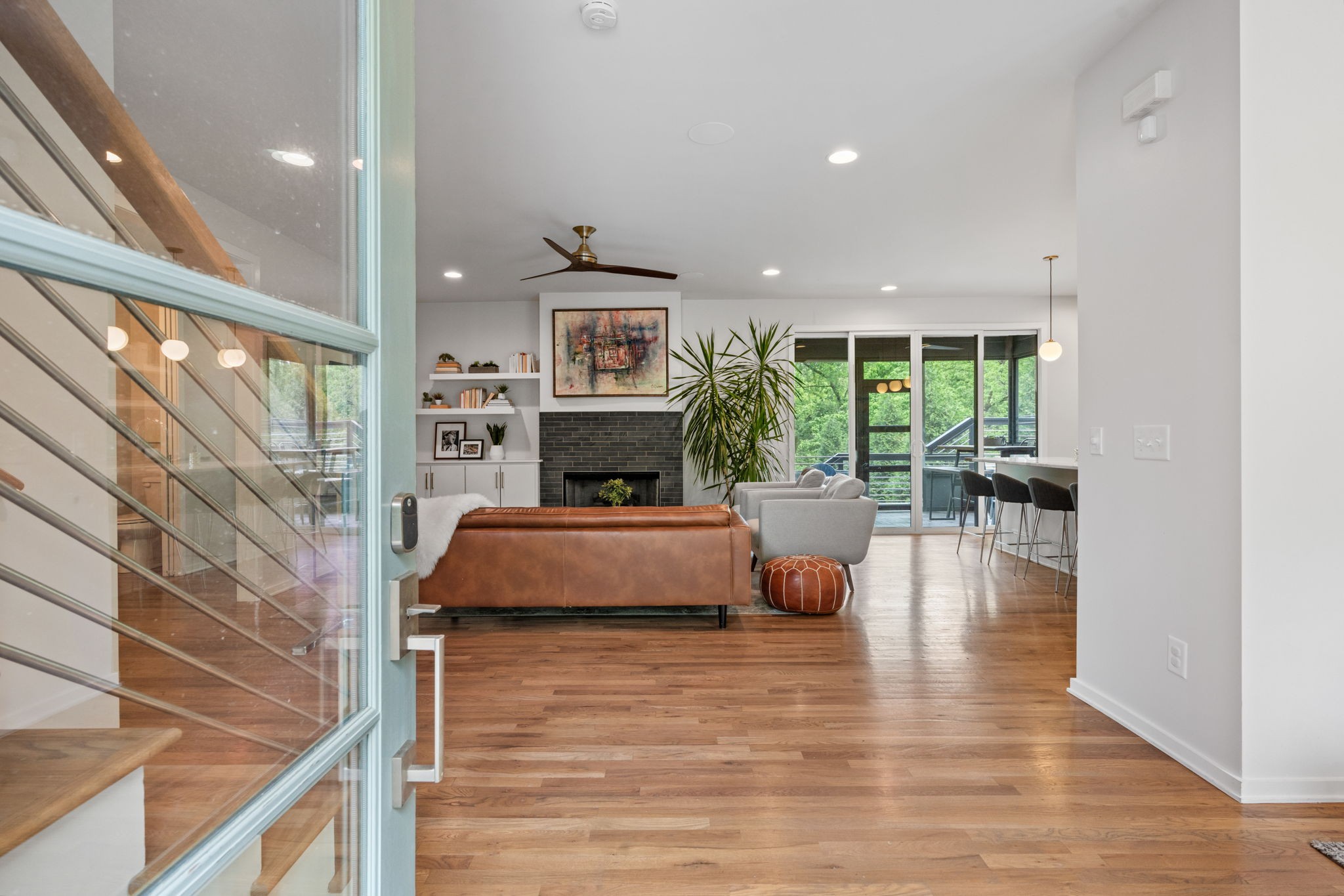 2103 Fernwood Dr