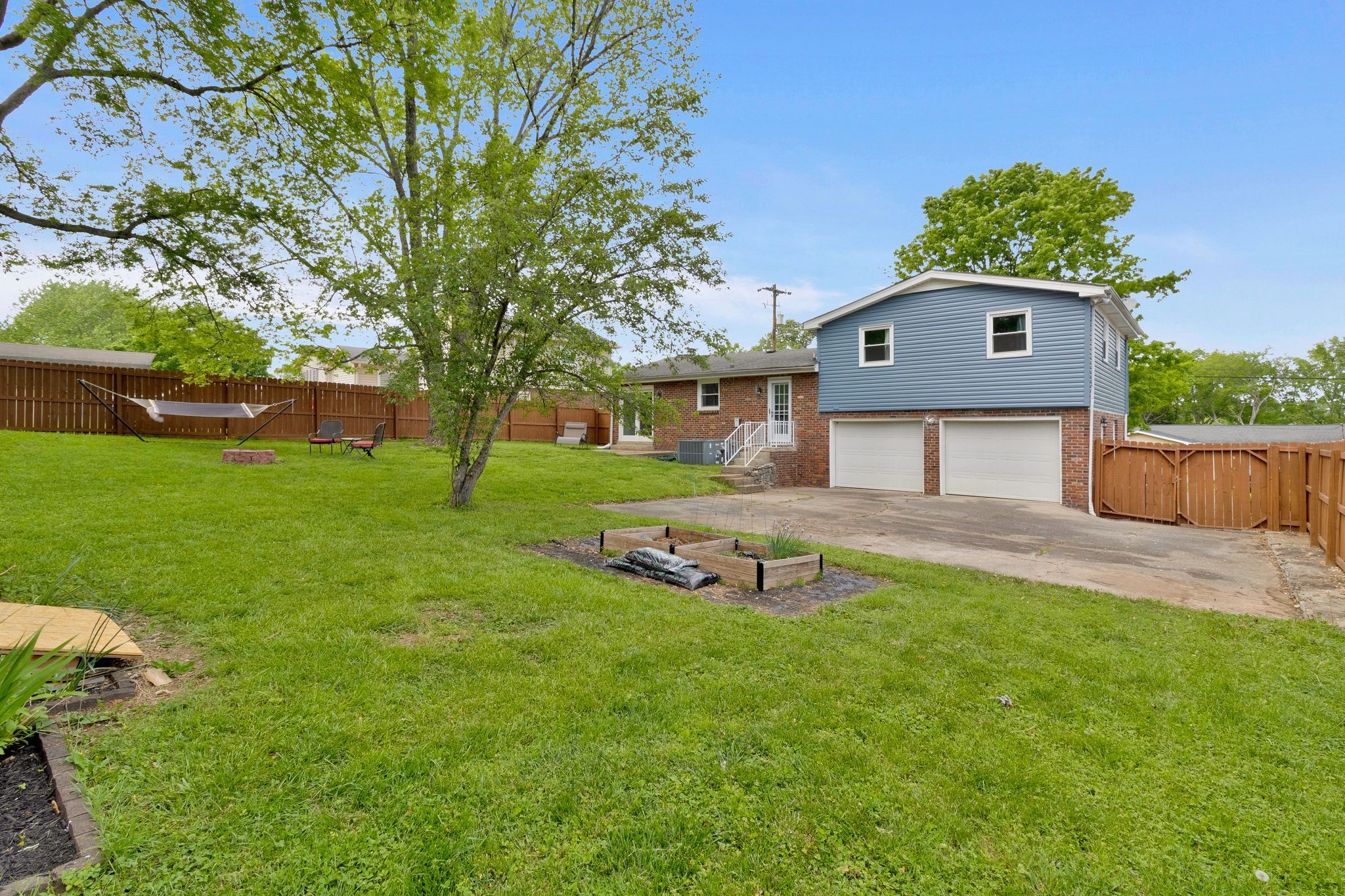 2925 Brantley Dr