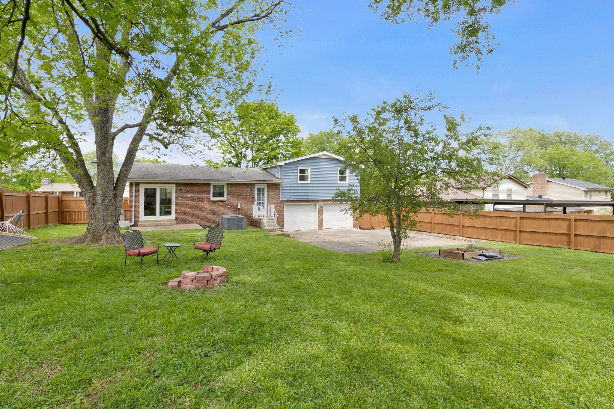 2925 Brantley Dr