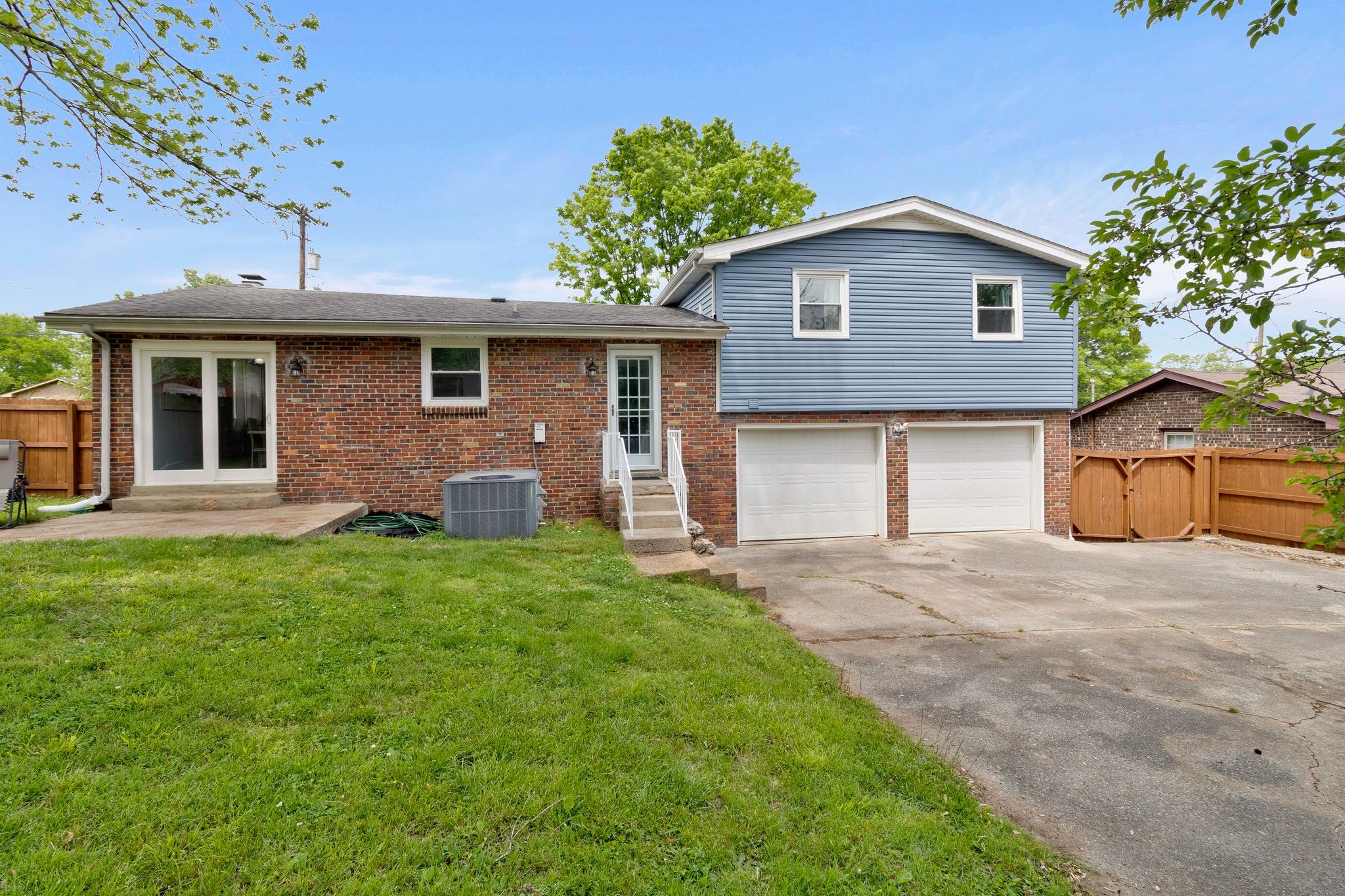 2925 Brantley Dr