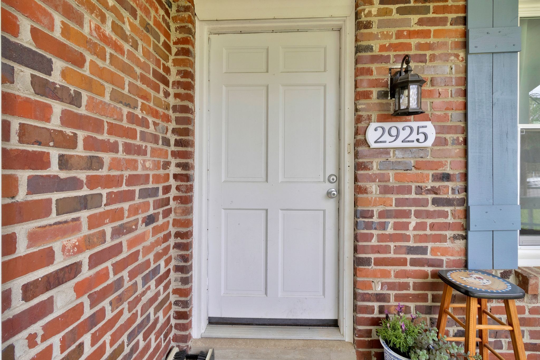 2925 Brantley Dr