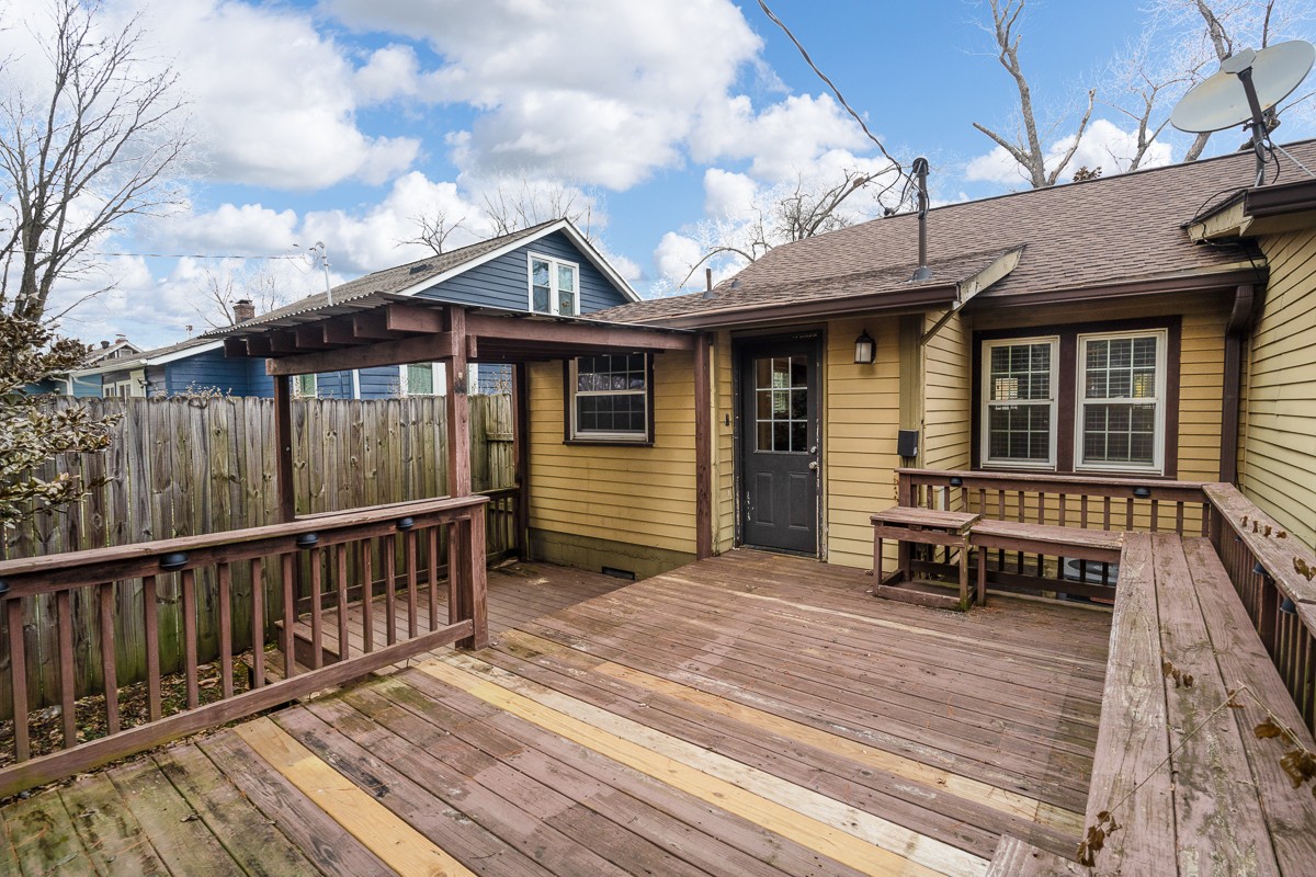 1534 Douglas Ave