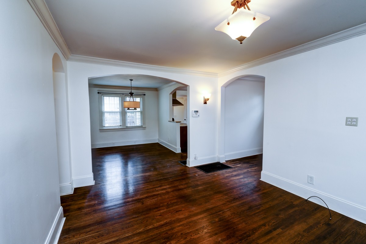 1534 Douglas Ave